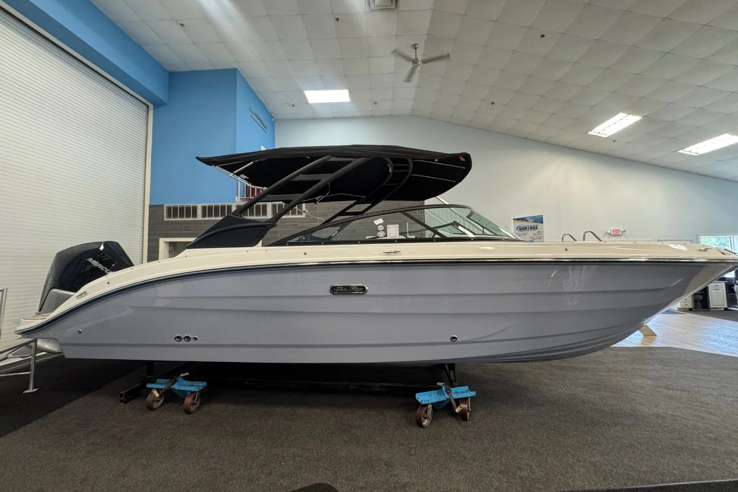 2026 Sea Ray SDX 250 Outboard Image Thumbnail #1