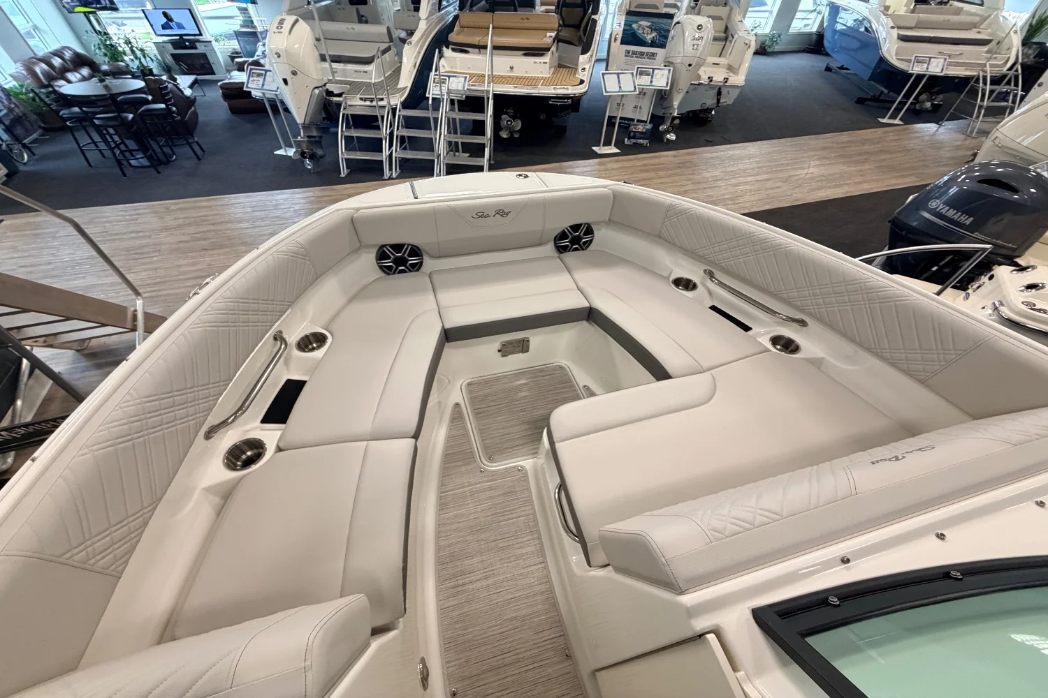 2026 Sea Ray SDX 250 Outboard Image Thumbnail #18