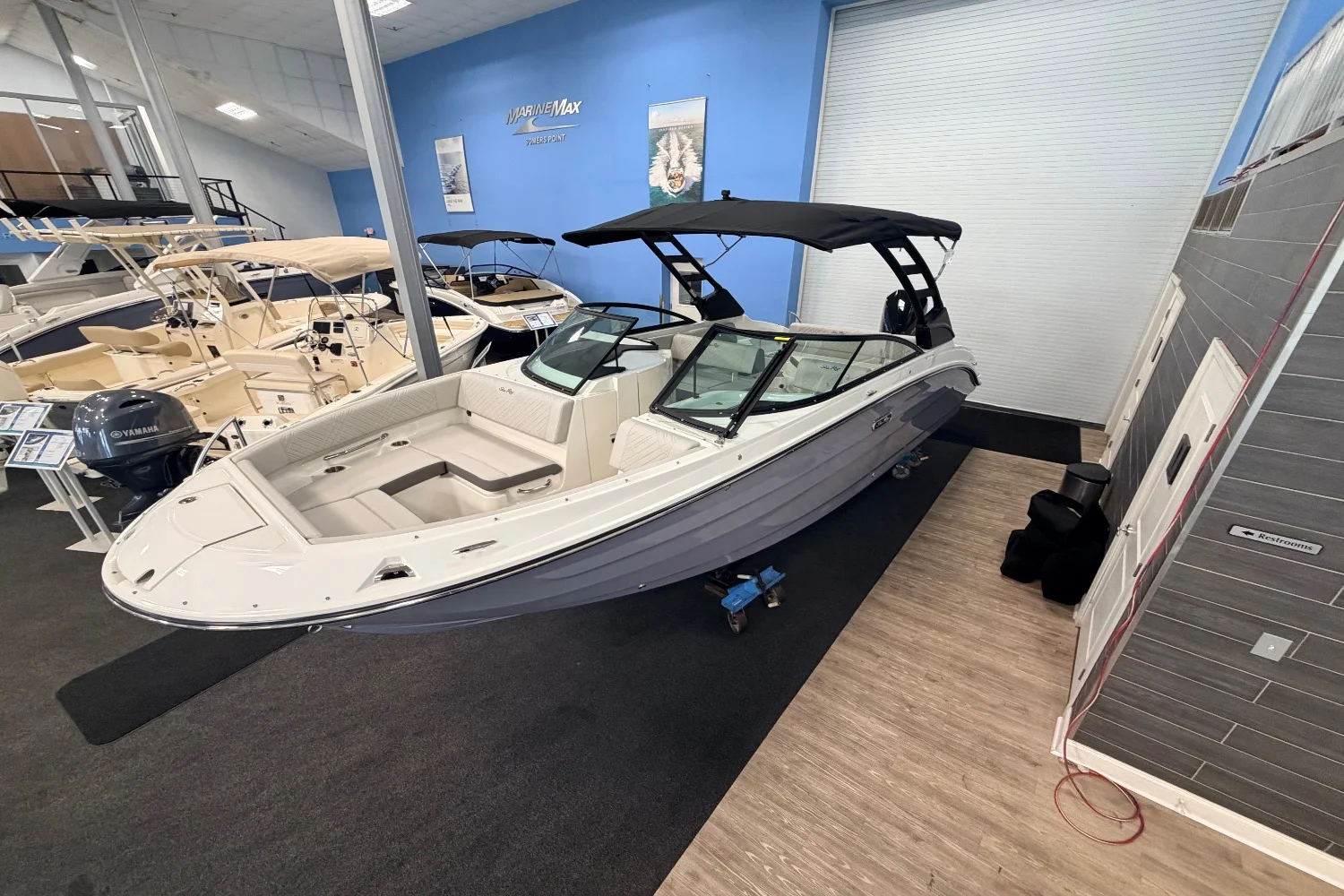 2026 Sea Ray SDX 250 Outboard Image Thumbnail #5