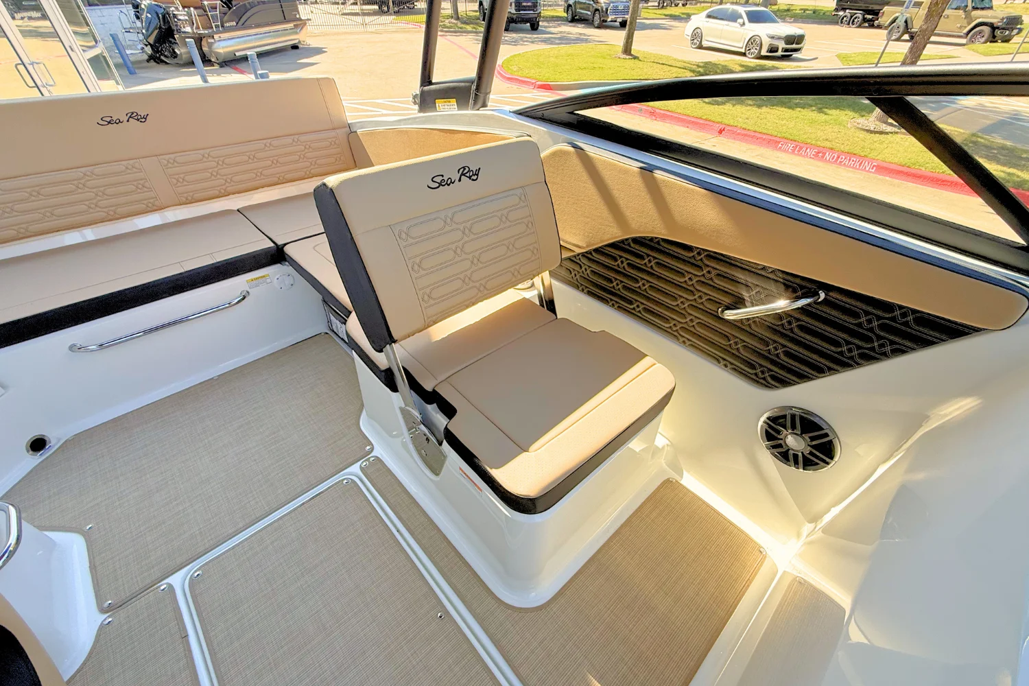 2026 Sea Ray SPX 210 Image Thumbnail #9