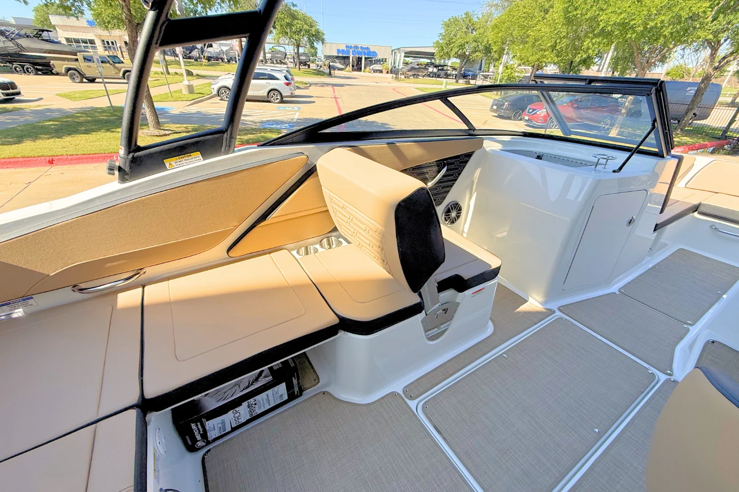 2026 Sea Ray SPX 210 Image Thumbnail #9