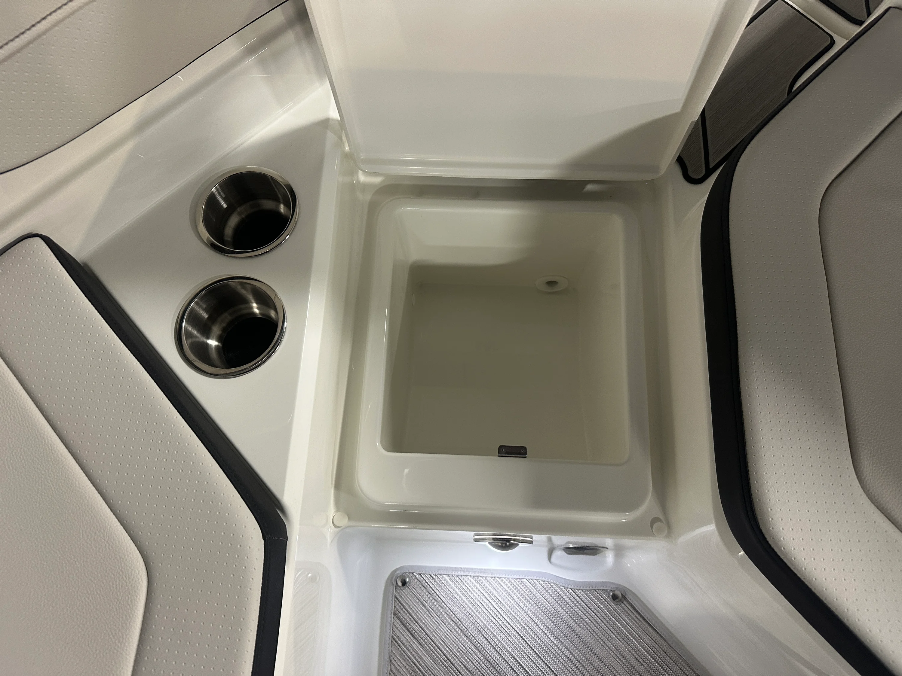 2026 Sea Ray SPX 210 Image Thumbnail #20