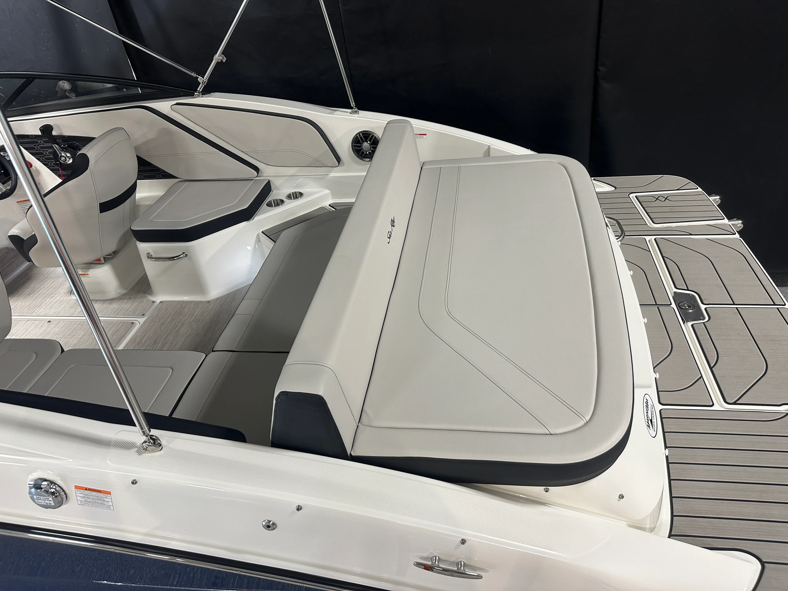 2026 Sea Ray SPX 210 Image Thumbnail #7