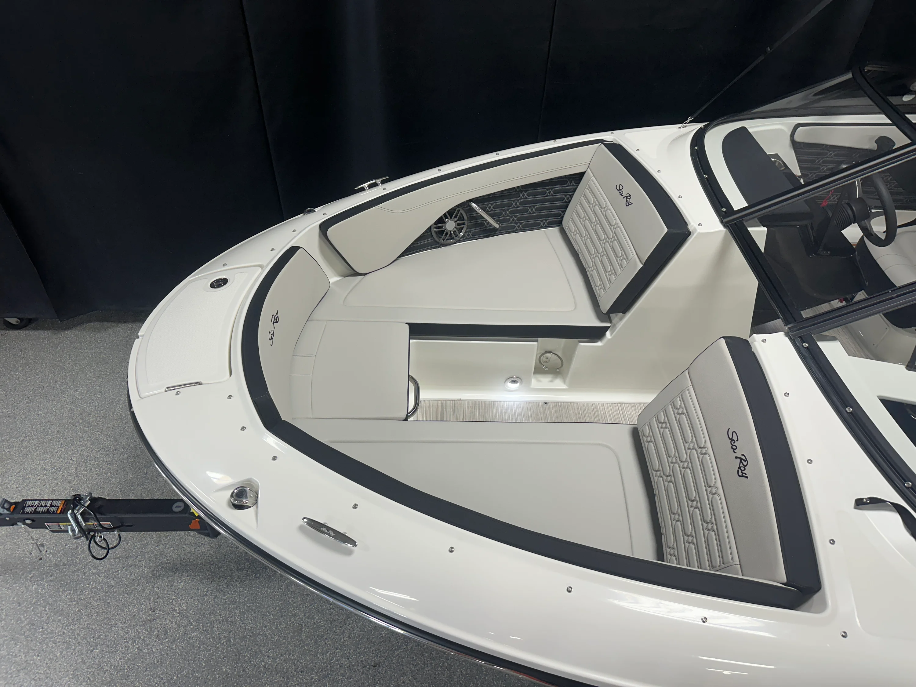 2026 Sea Ray SPX 210 Image Thumbnail #2