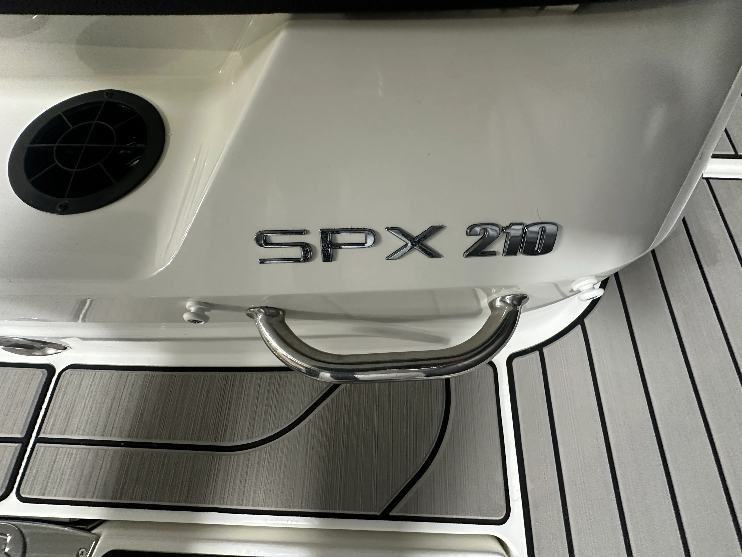 2026 Sea Ray SPX 210 Image Thumbnail #15