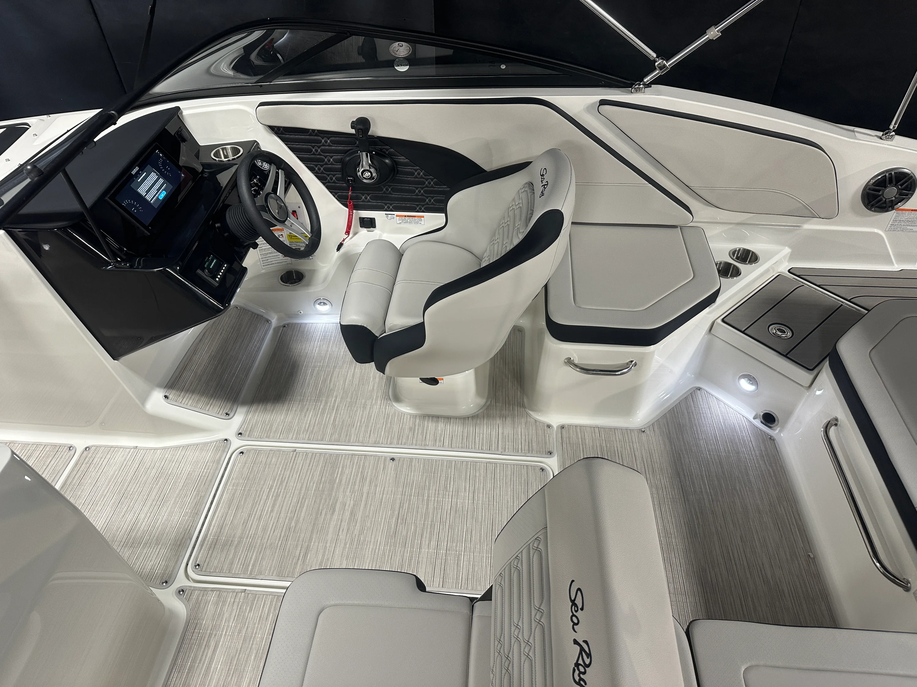 2026 Sea Ray SPX 210 Image Thumbnail #5