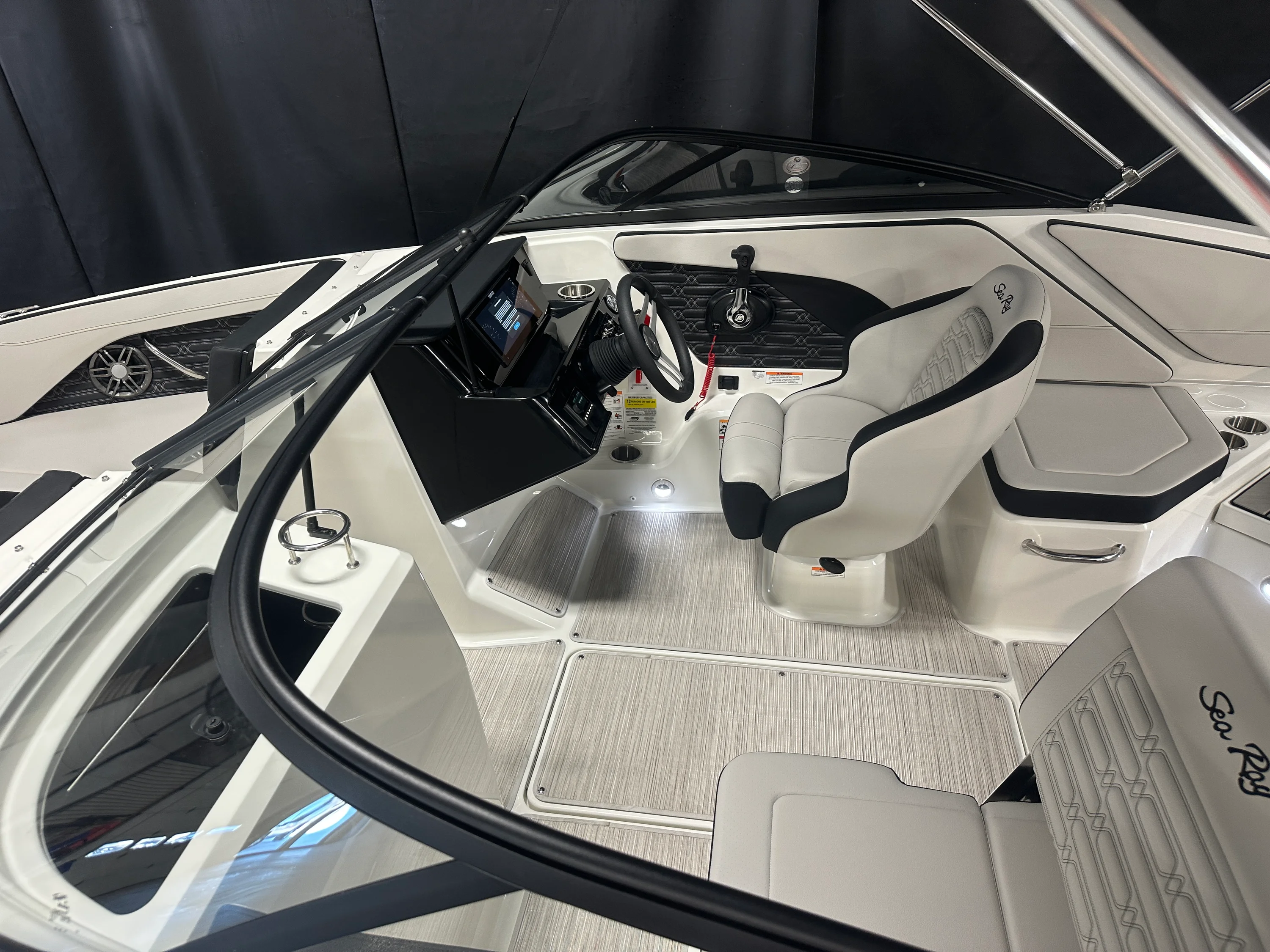 2026 Sea Ray SPX 210 Image Thumbnail #3