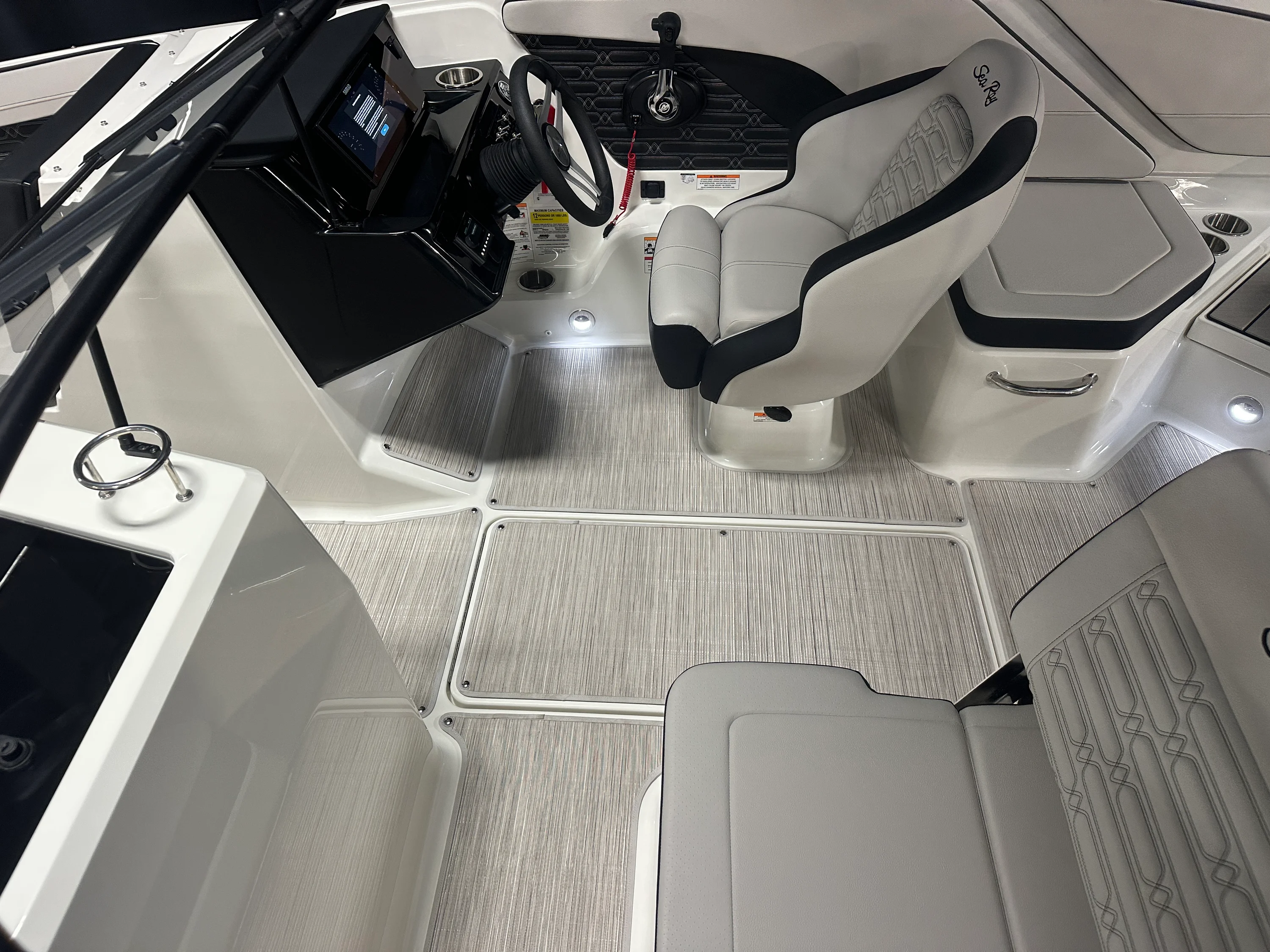 2026 Sea Ray SPX 210 Image Thumbnail #4