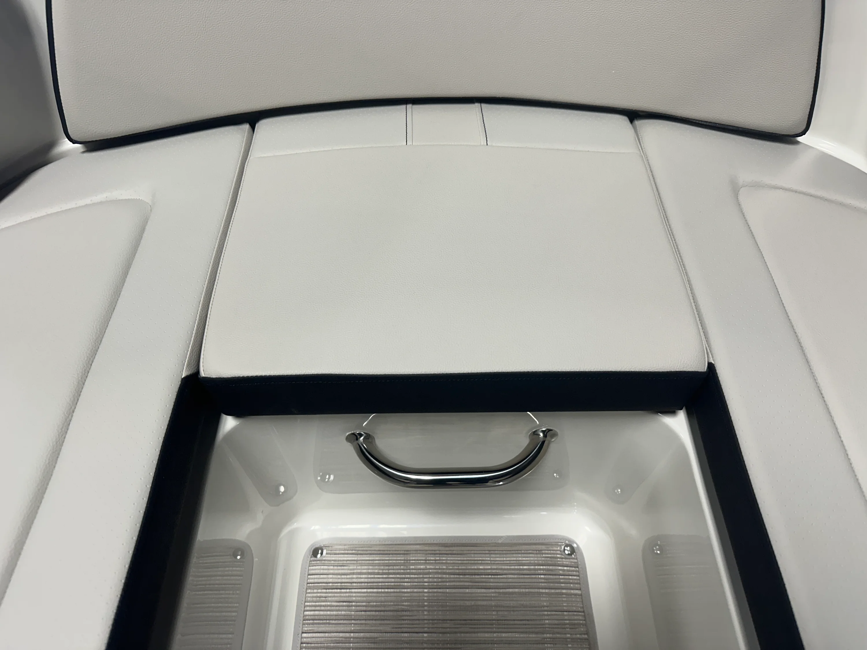 2026 Sea Ray SPX 210 Image Thumbnail #61