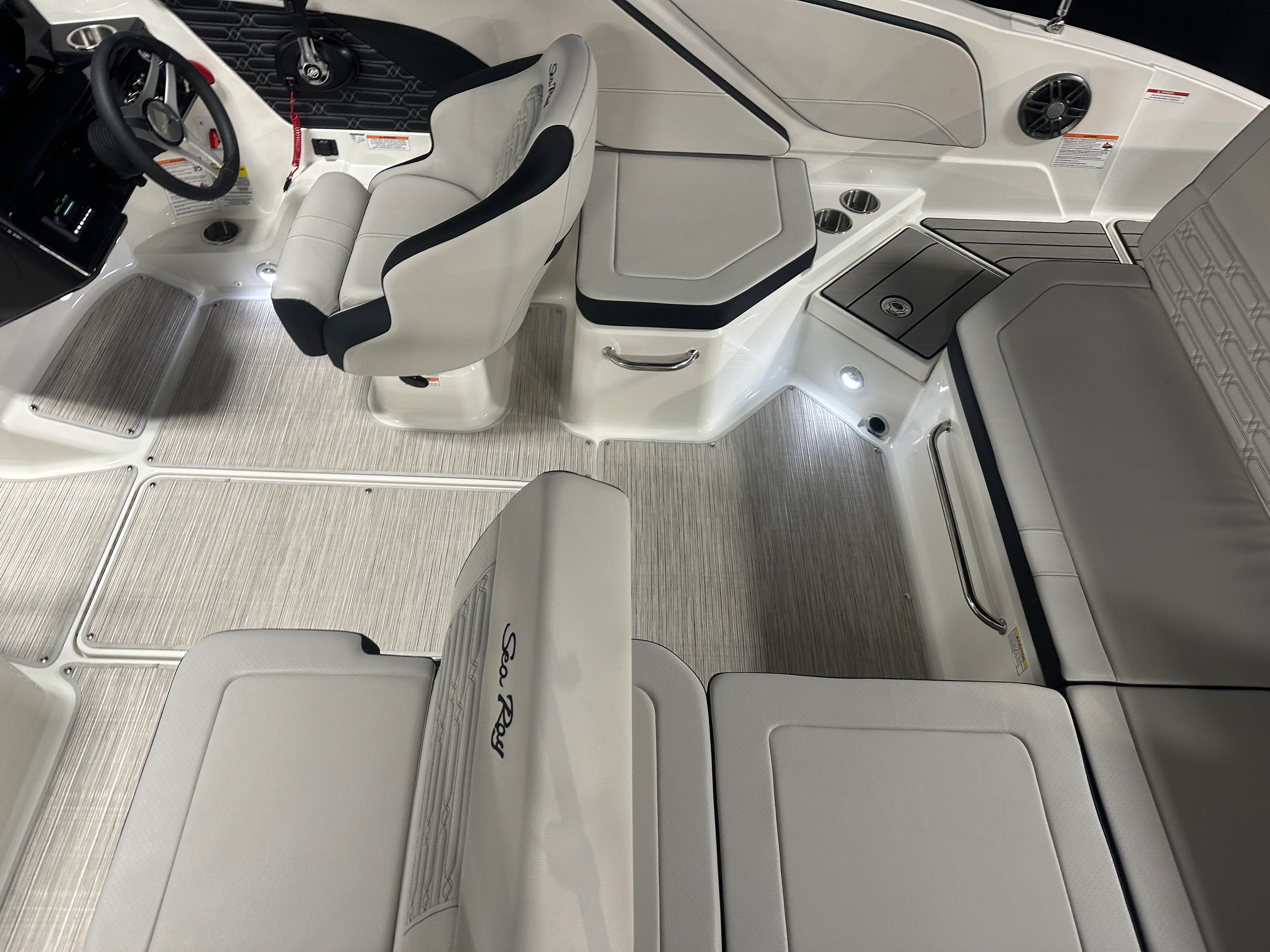 2026 Sea Ray SPX 210 Image Thumbnail #6