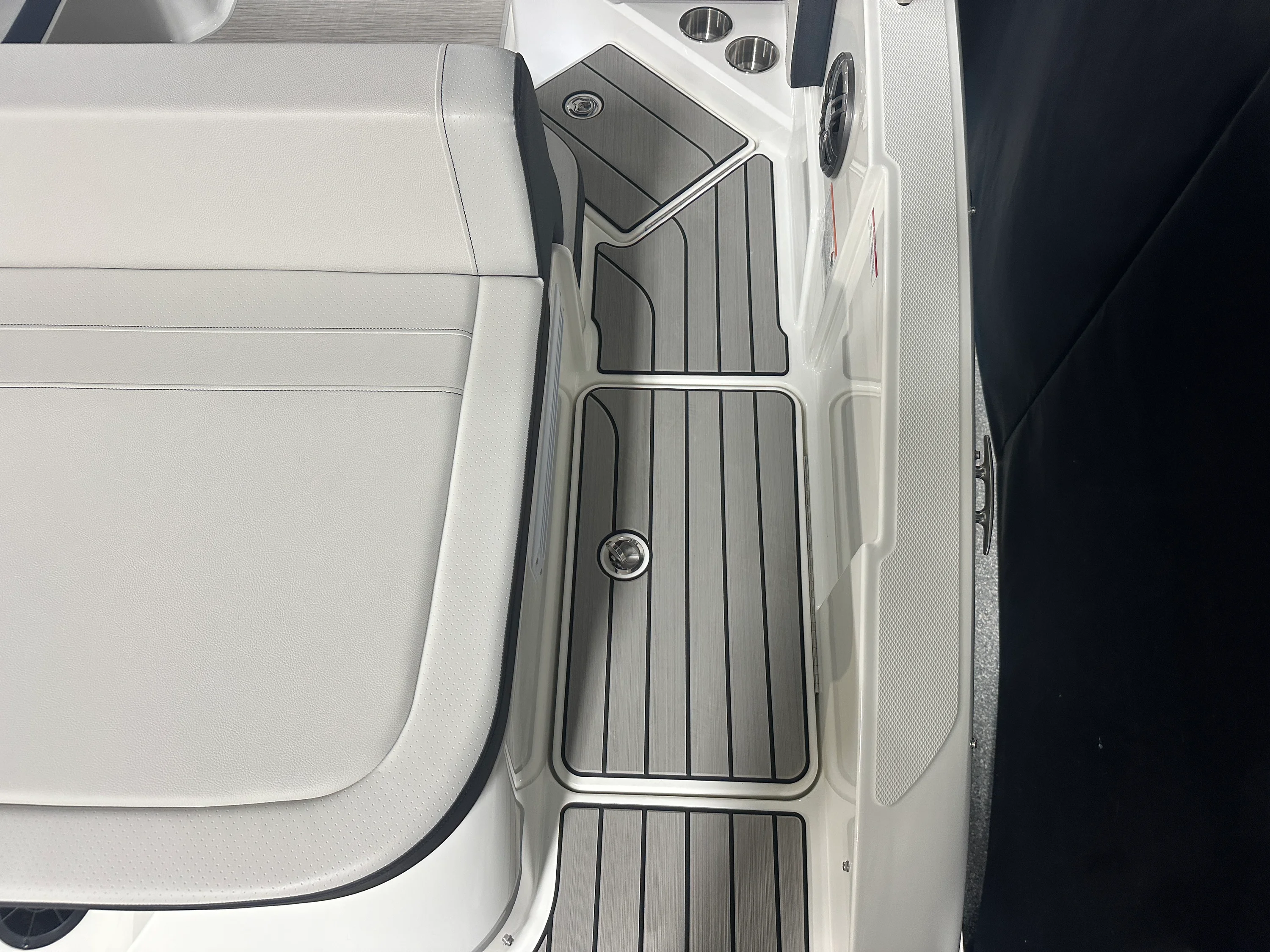 2026 Sea Ray SPX 210 Image Thumbnail #16