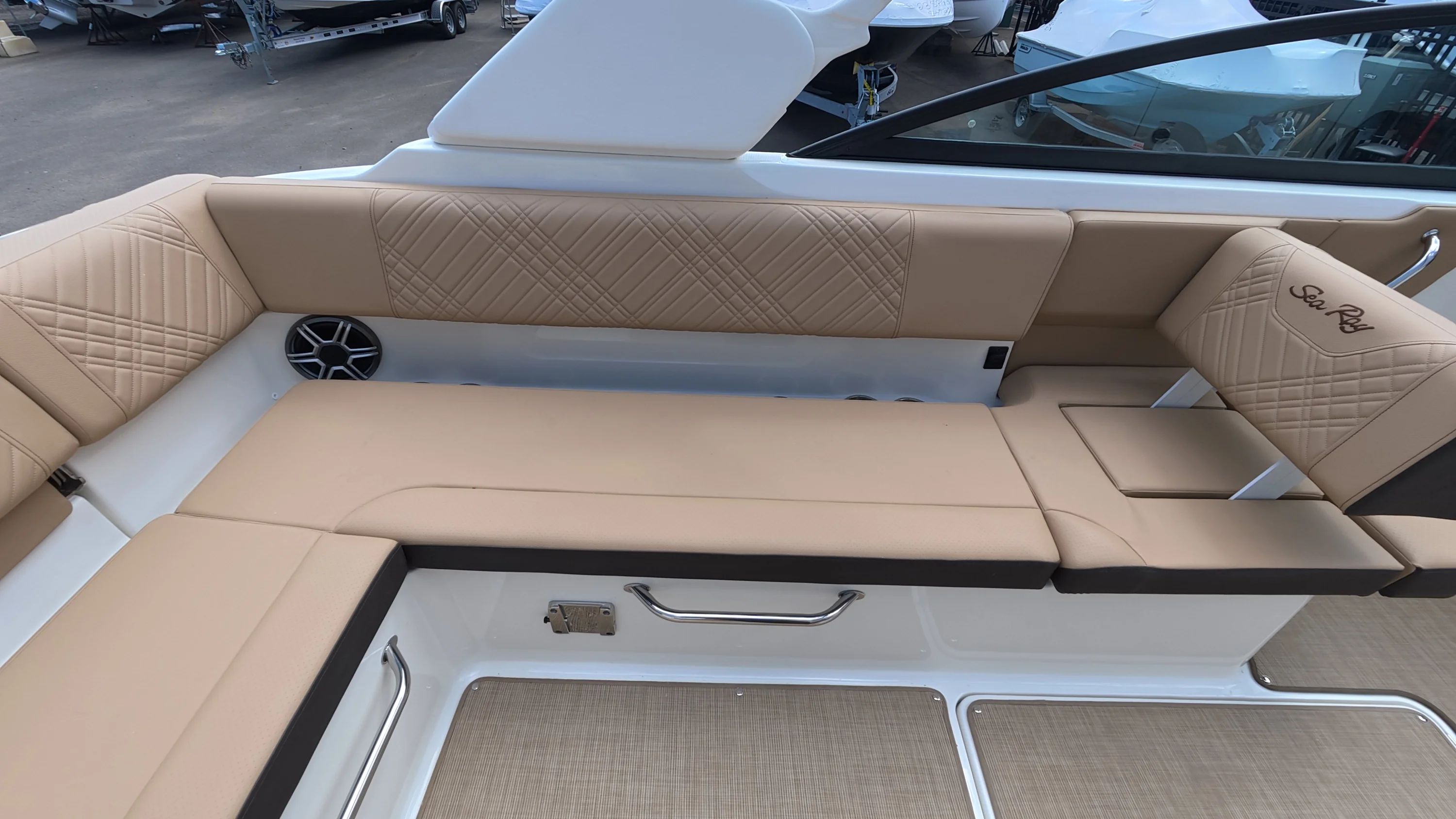 2026 Sea Ray SDX 270 Outboard Image Thumbnail #19