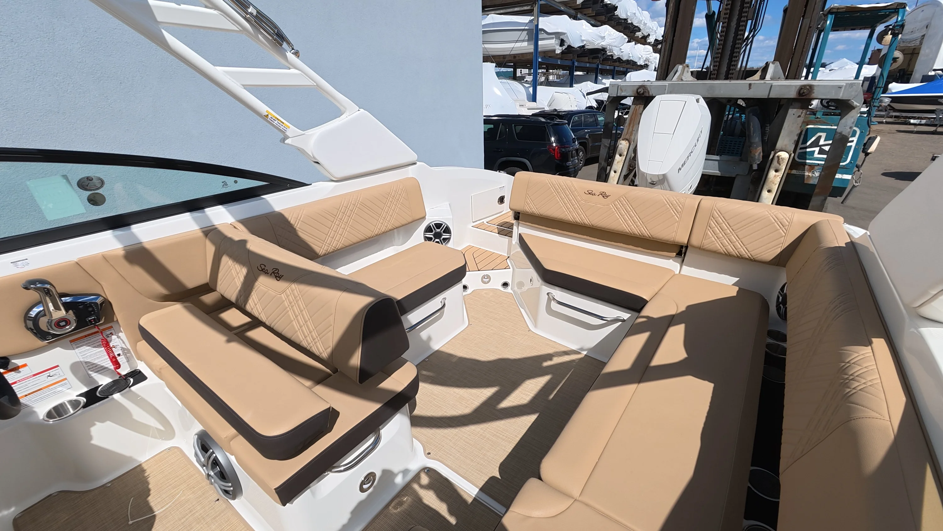 2026 Sea Ray SDX 270 Outboard Image Thumbnail #16