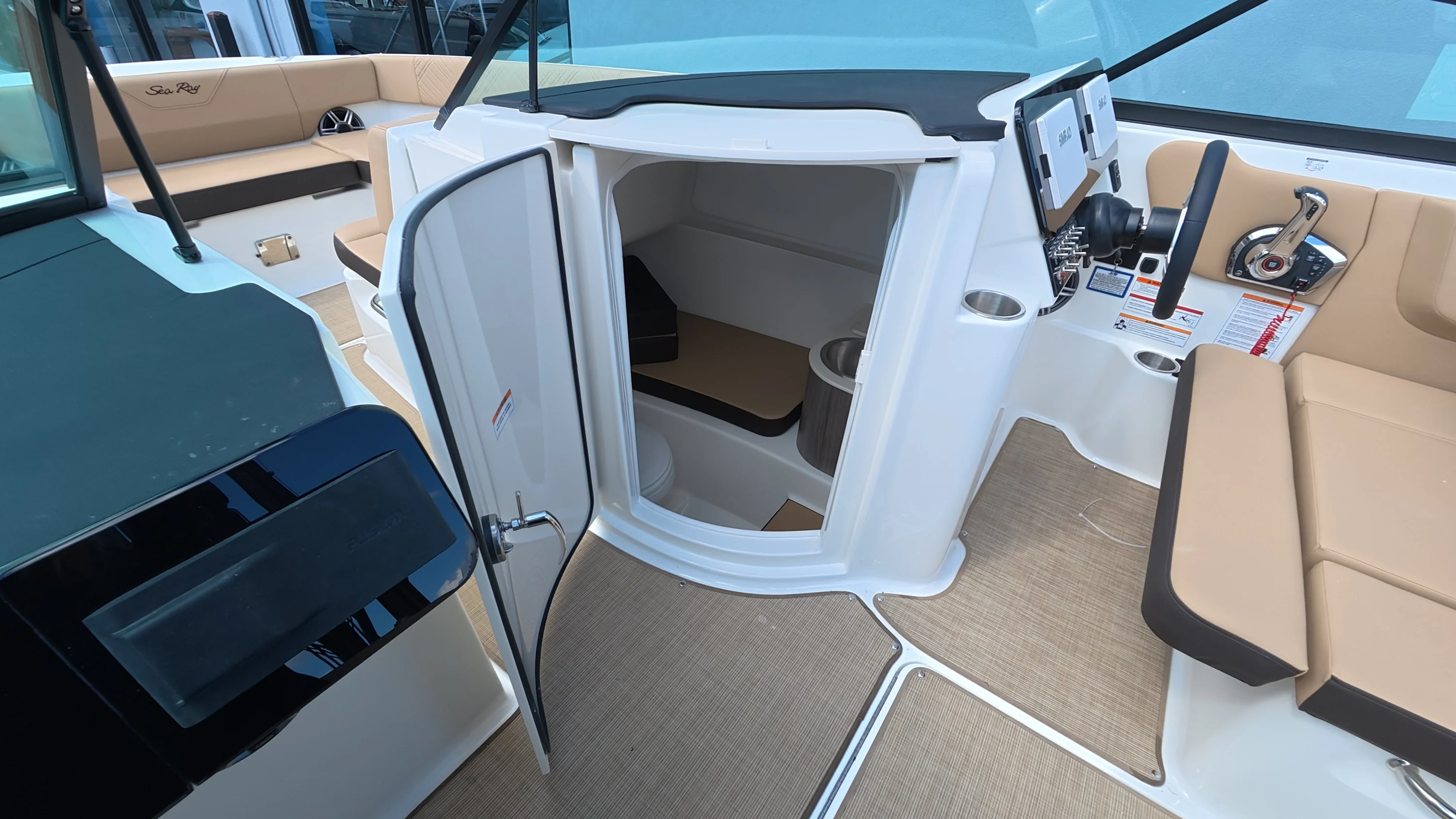 2026 Sea Ray SDX 270 Outboard Image Thumbnail #33