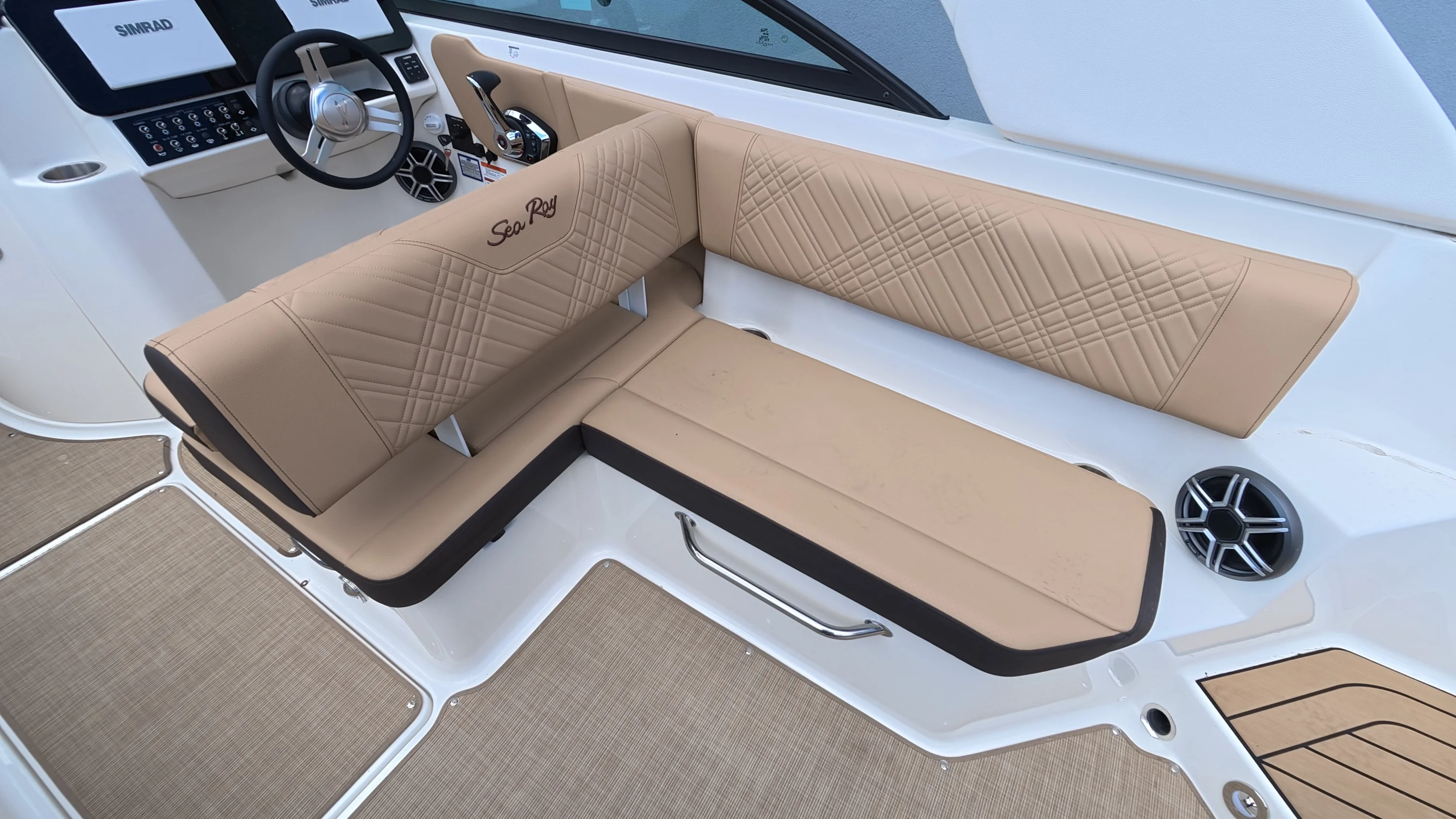 2026 Sea Ray SDX 270 Outboard Image Thumbnail #21