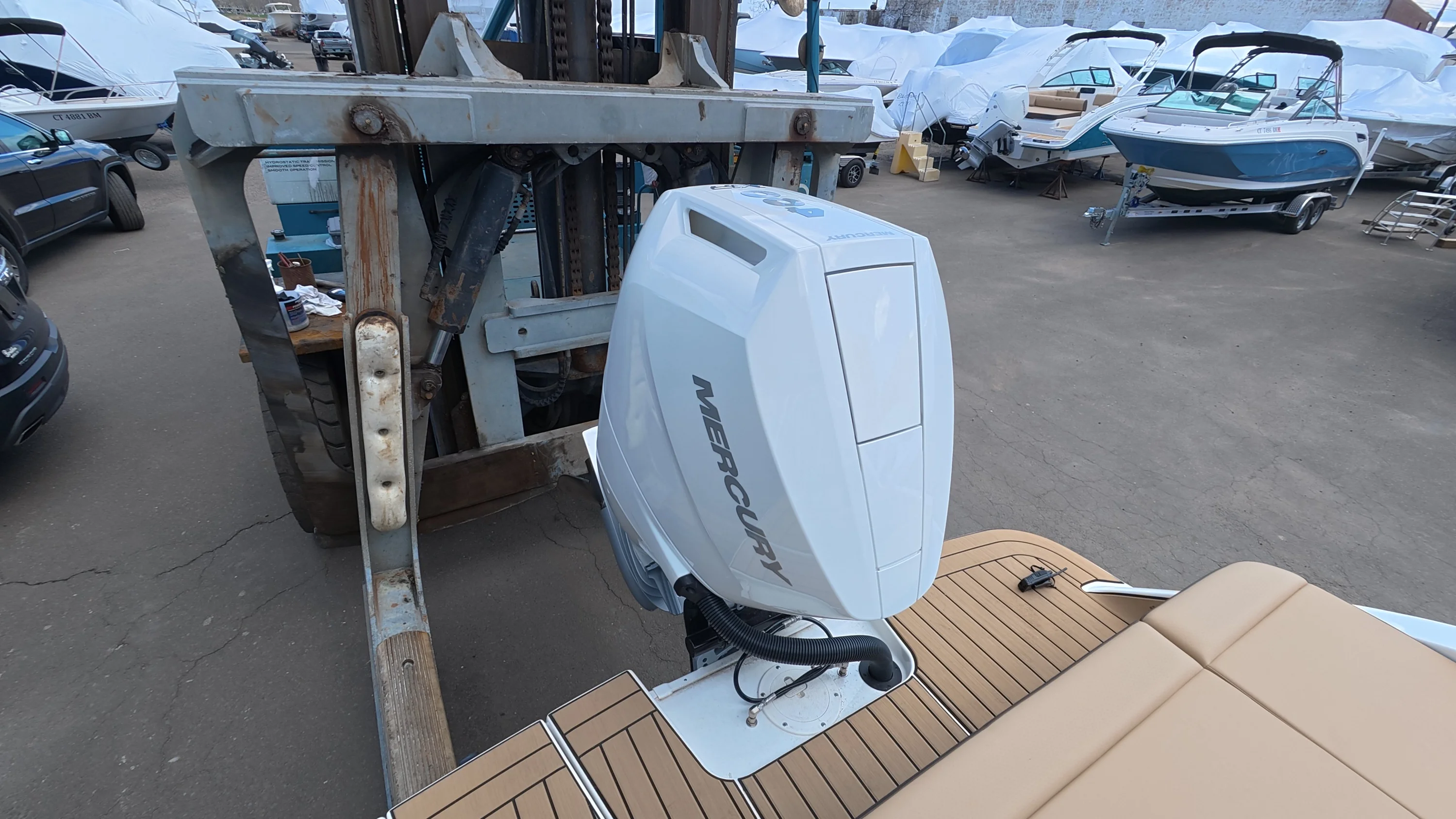 2026 Sea Ray SDX 270 Outboard Image Thumbnail #6