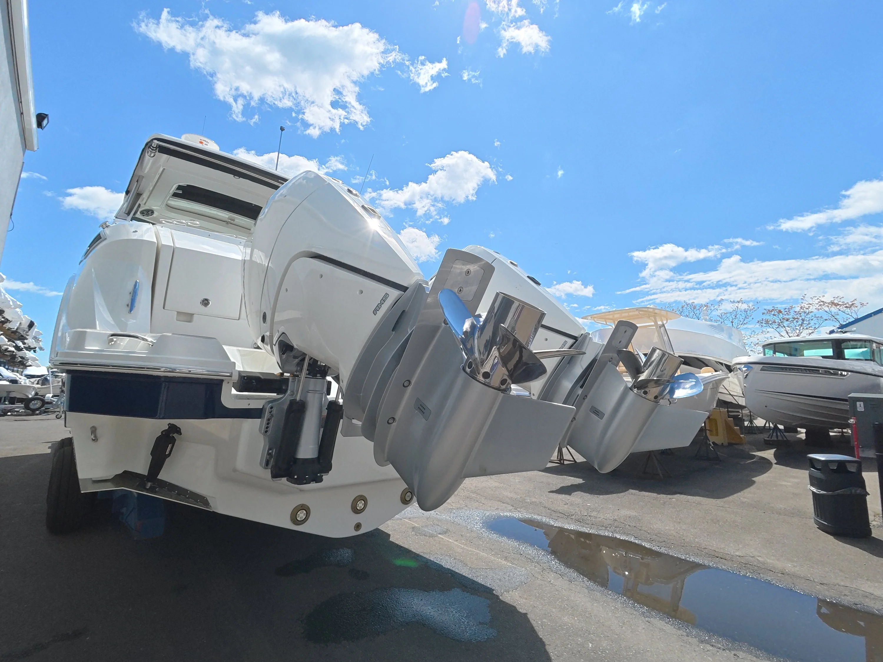 2026 Sea Ray Sundancer 320 Outboard Image Thumbnail #2