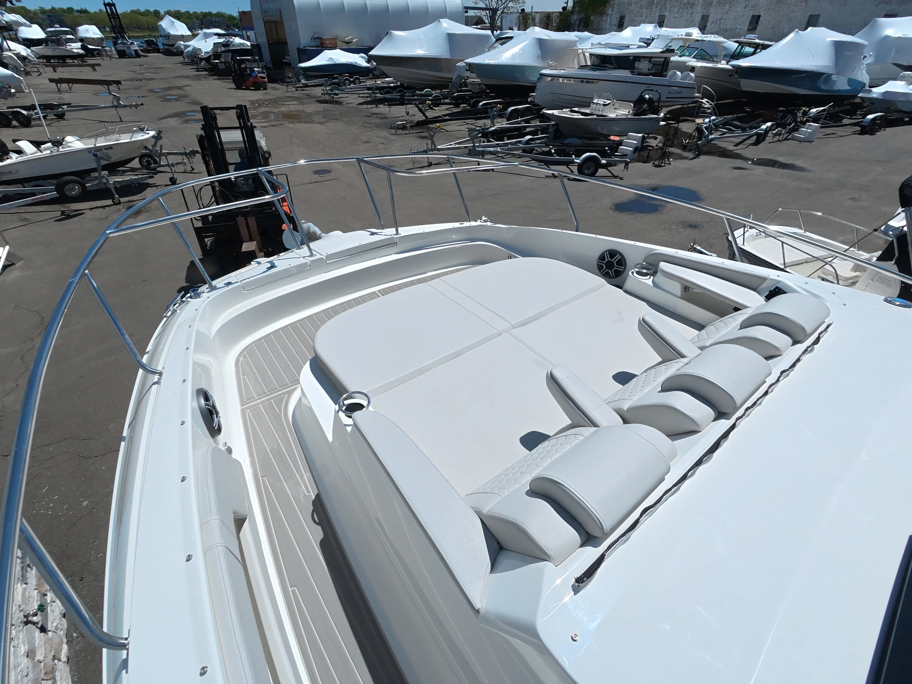 2026 Sea Ray Sundancer 320 Outboard Image Thumbnail #37
