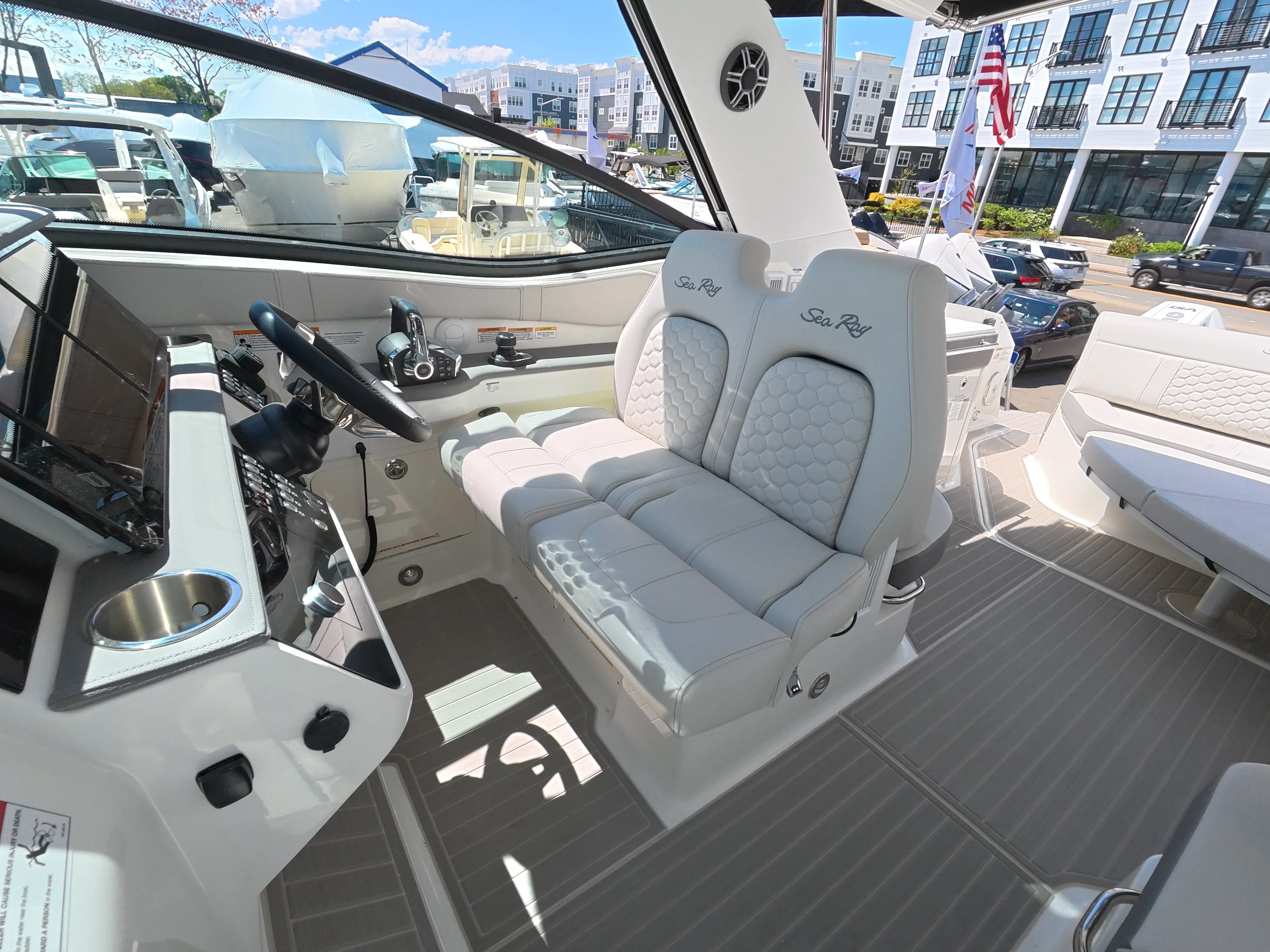 2026 Sea Ray Sundancer 320 Outboard Image Thumbnail #20