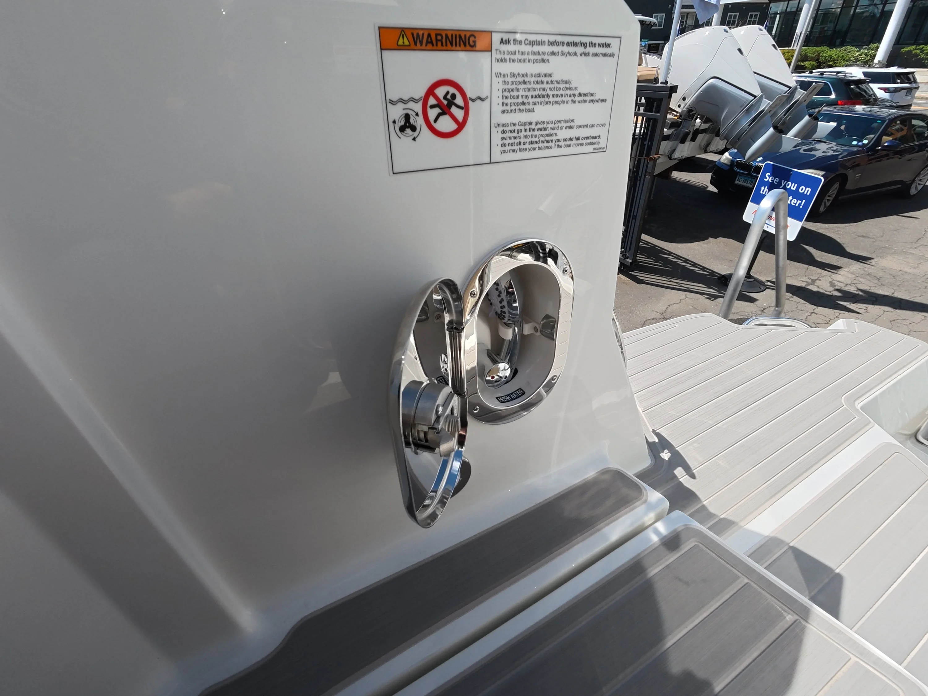 2026 Sea Ray Sundancer 320 Outboard Image Thumbnail #9