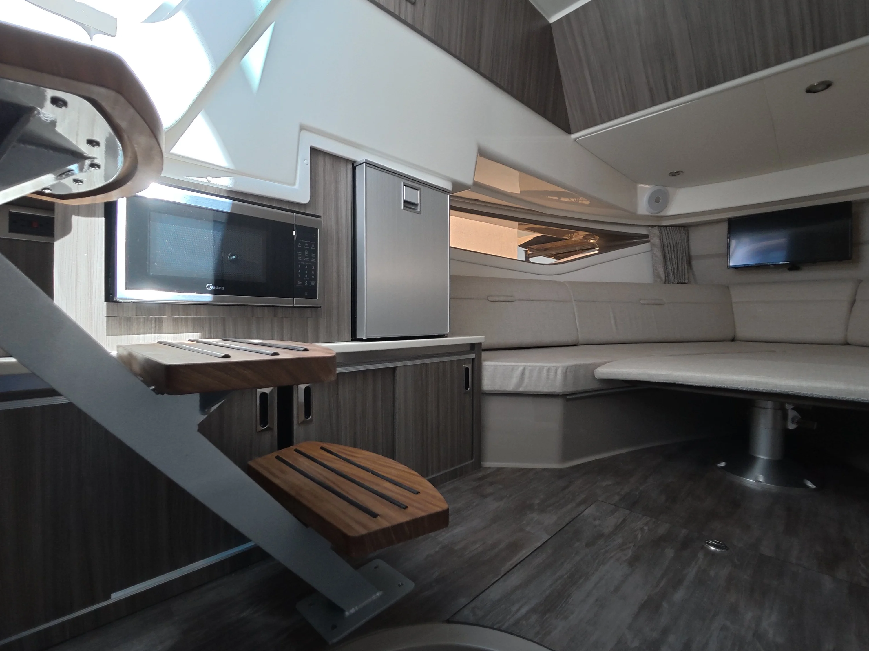 2026 Sea Ray Sundancer 320 Outboard Image Thumbnail #26