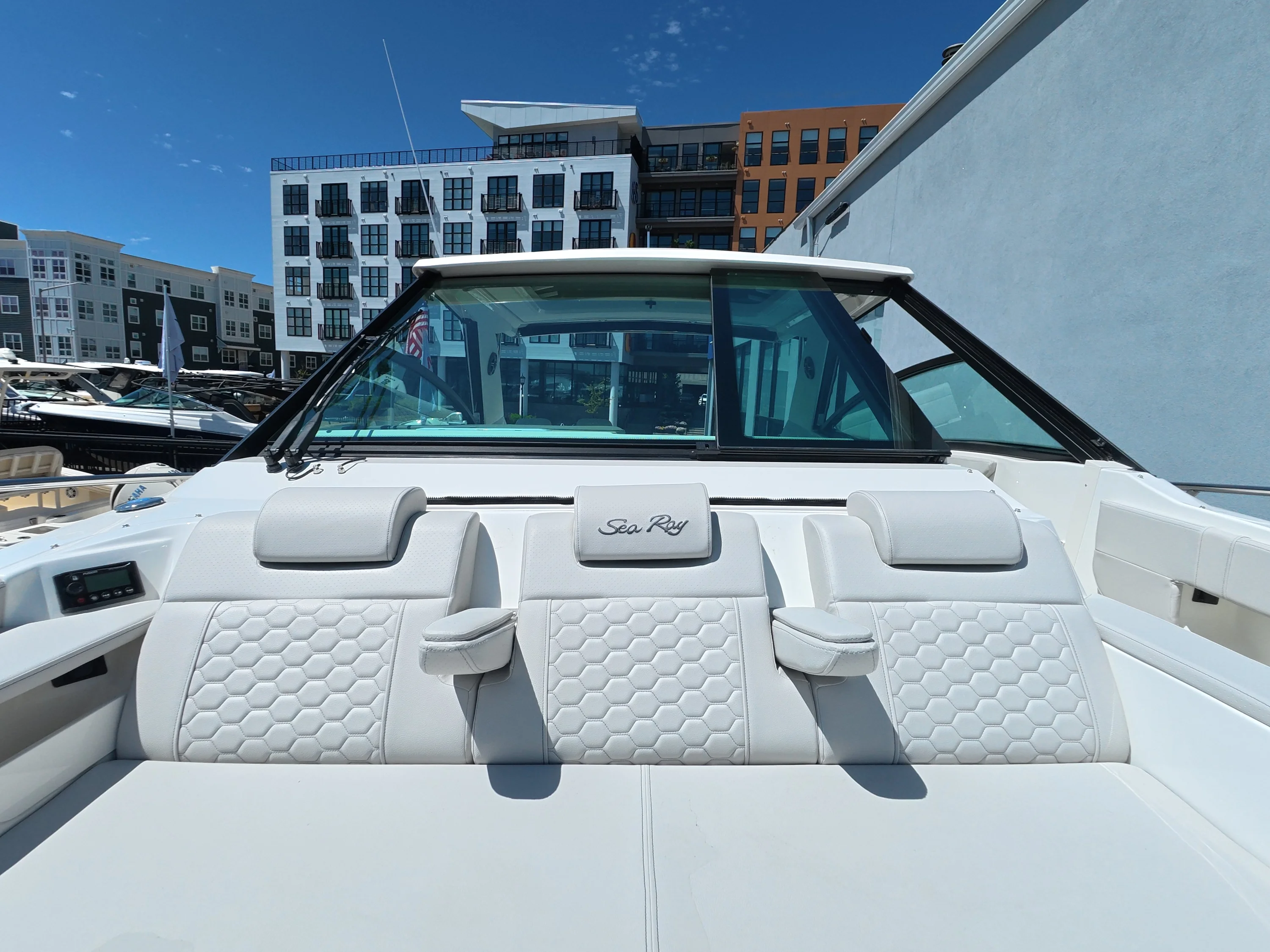 2026 Sea Ray Sundancer 320 Outboard Image Thumbnail #35