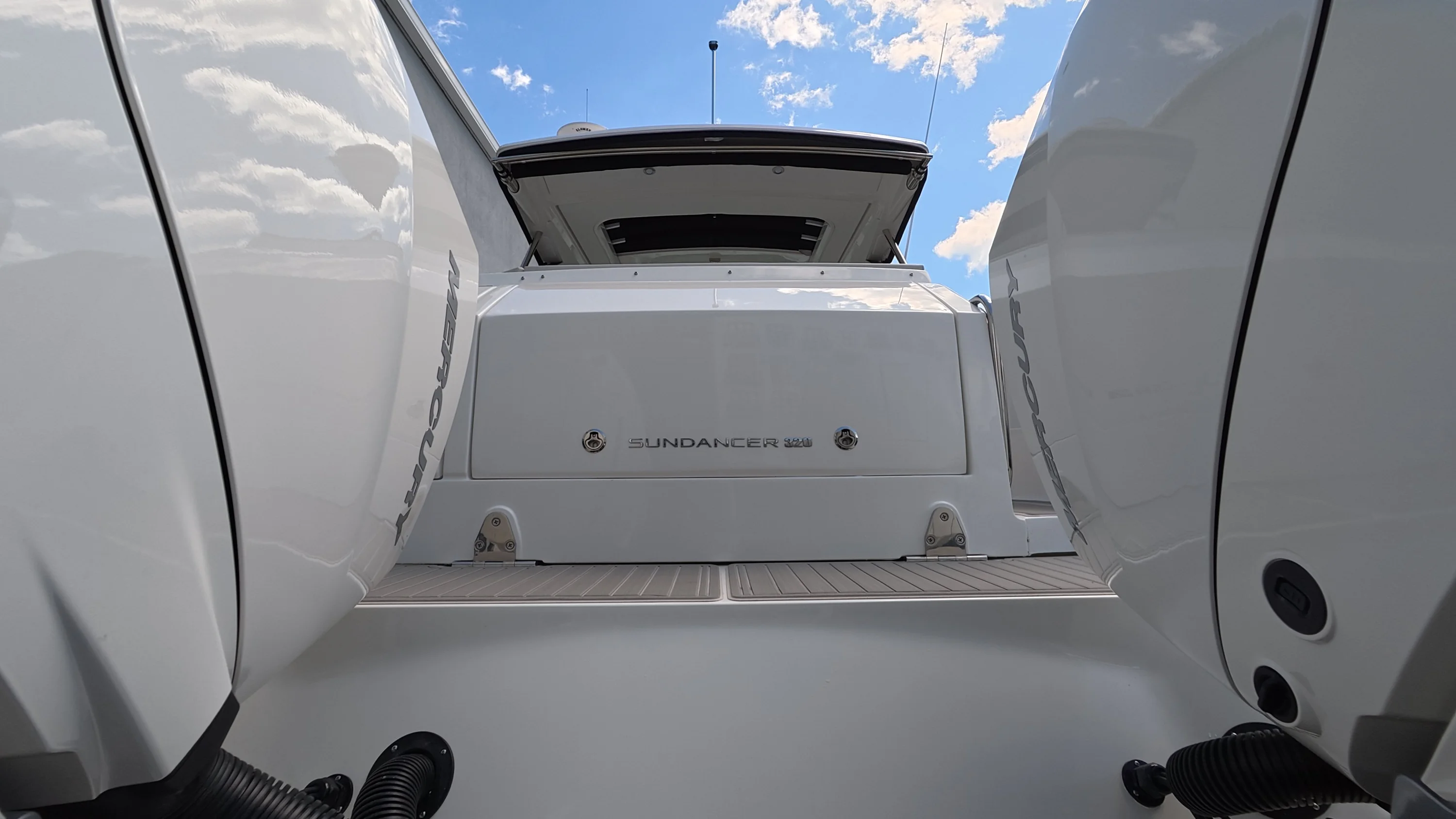 2026 Sea Ray Sundancer 320 Outboard Image Thumbnail #4