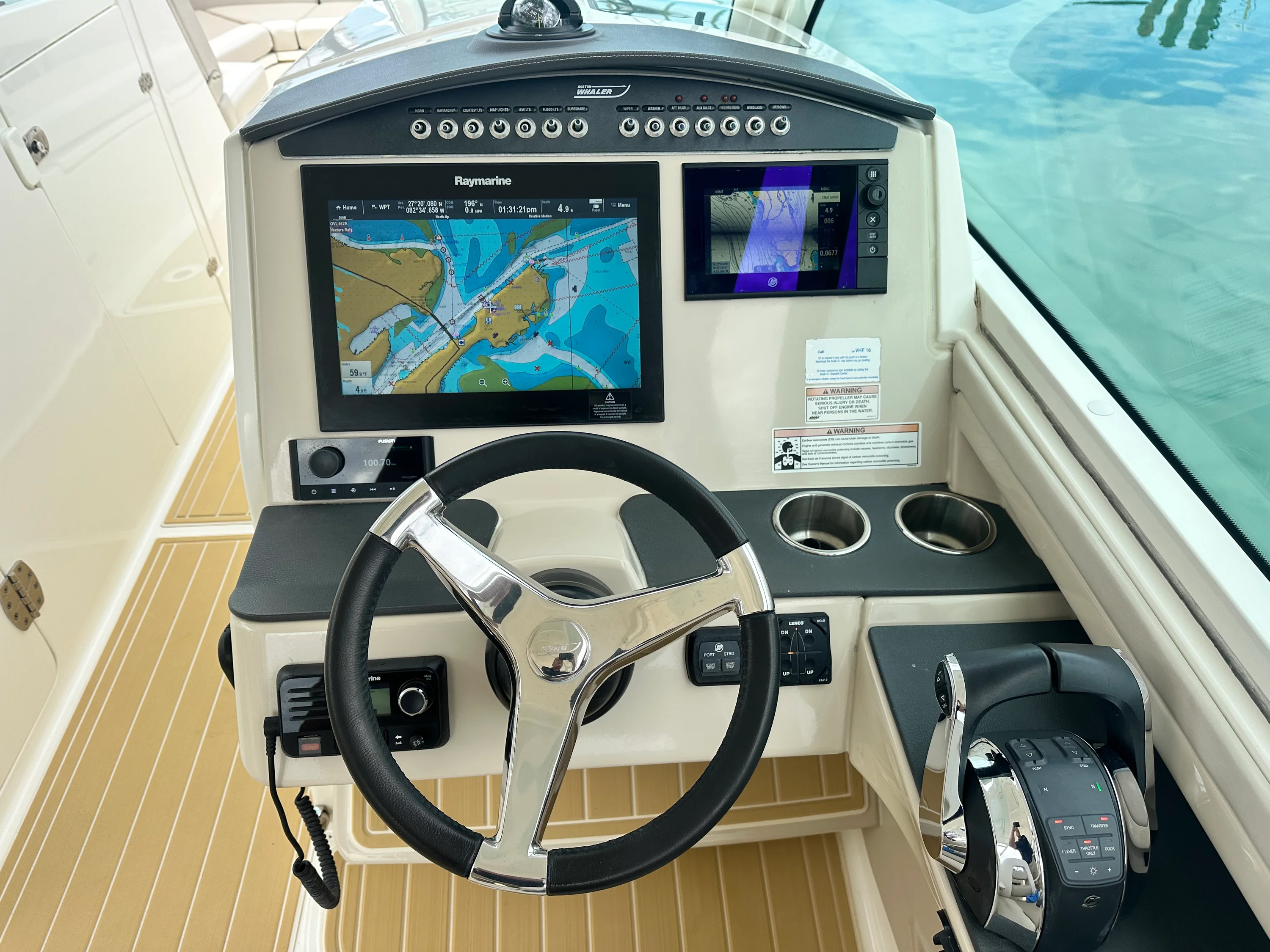 2017 Boston Whaler 320 VANTAGE Image Thumbnail #22