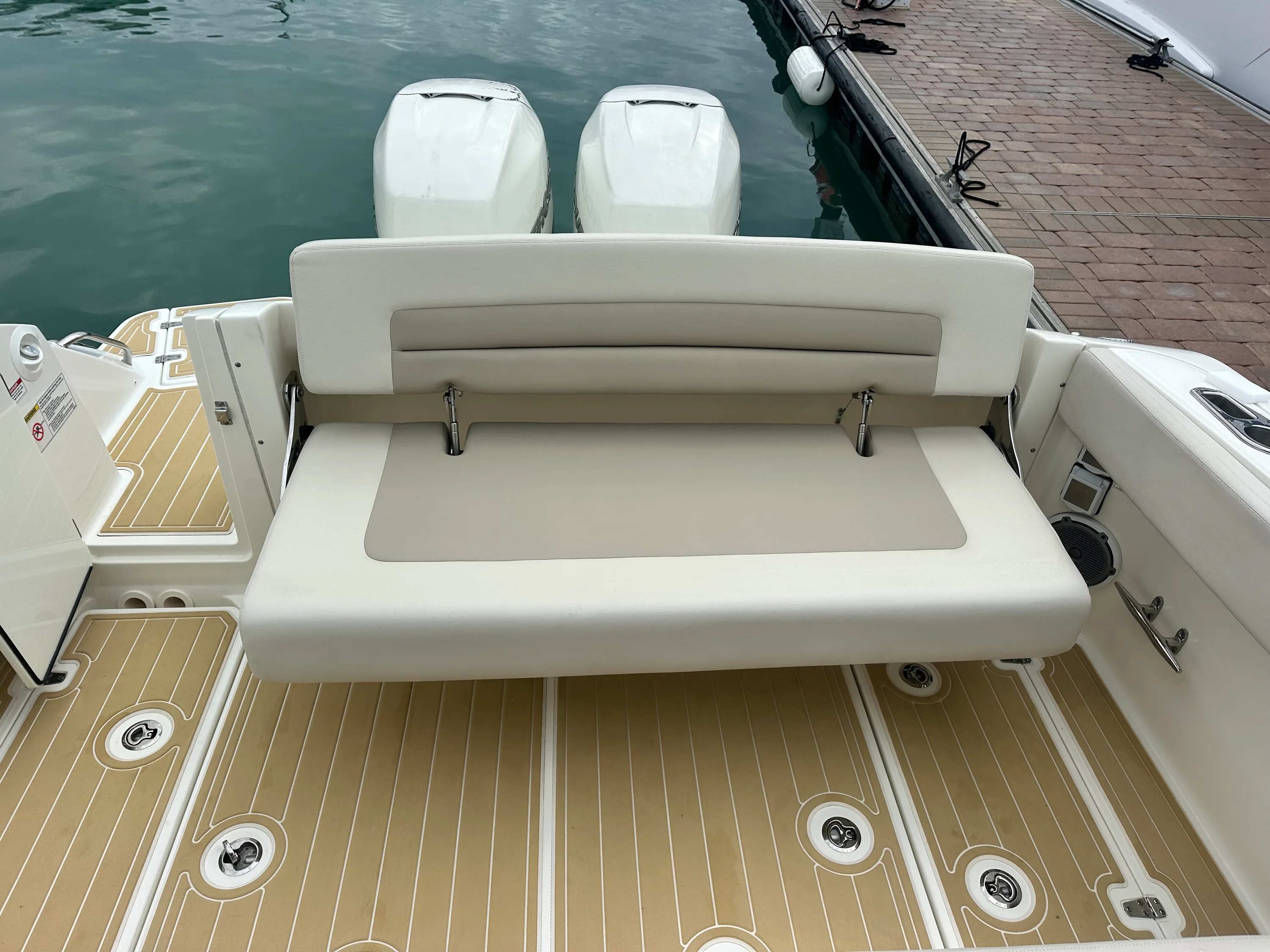 2017 Boston Whaler 320 VANTAGE Image Thumbnail #7