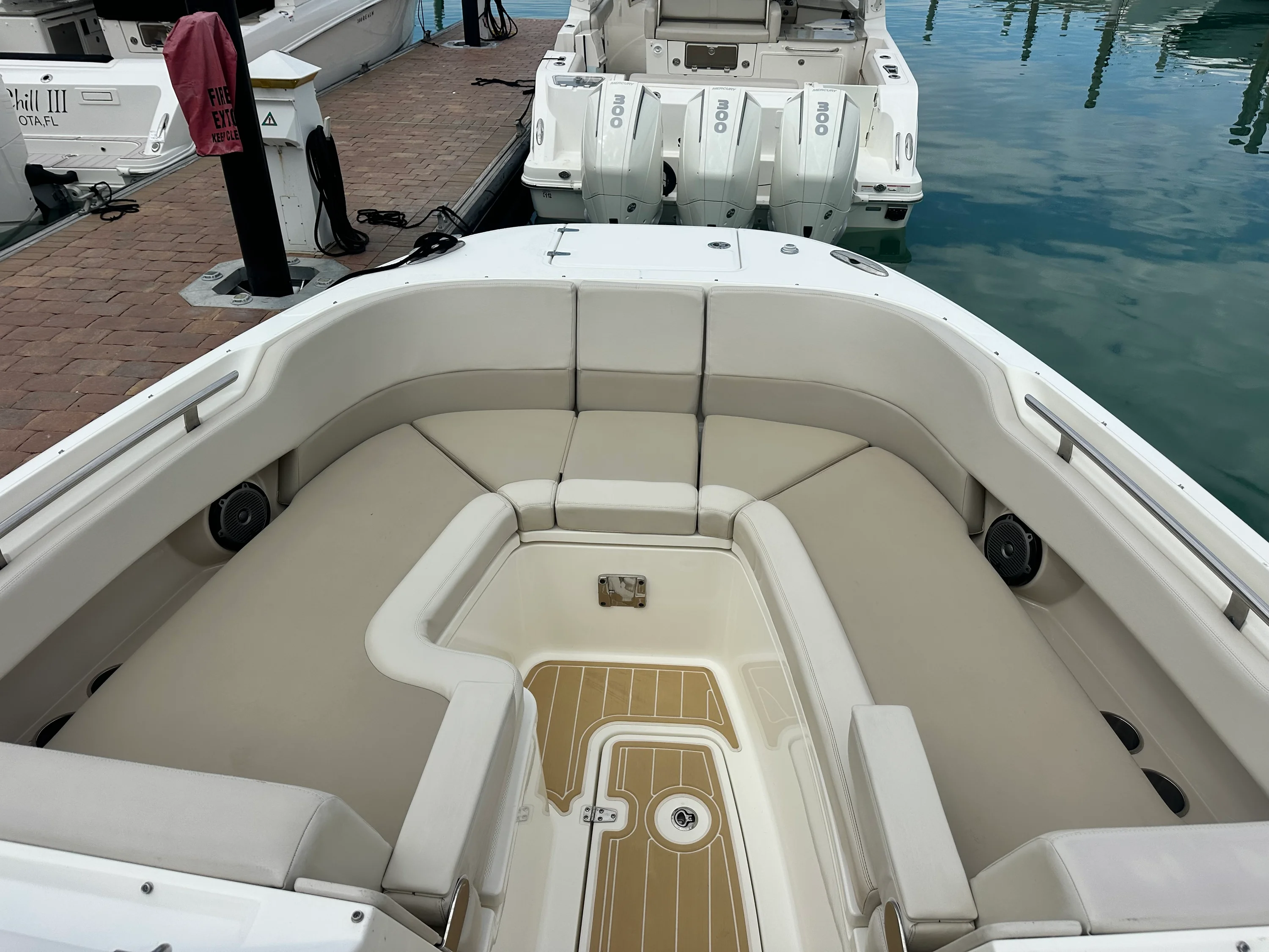 2017 Boston Whaler 320 VANTAGE Image Thumbnail #24
