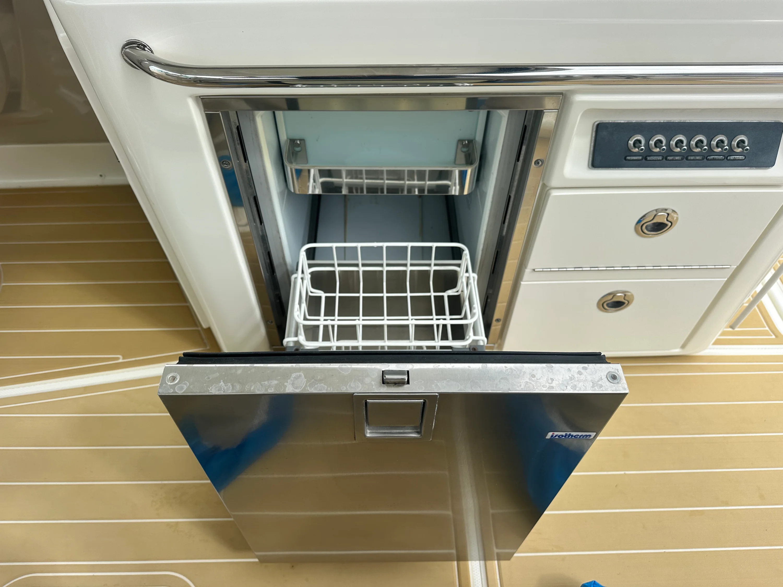 2017 Boston Whaler 320 VANTAGE Image Thumbnail #14