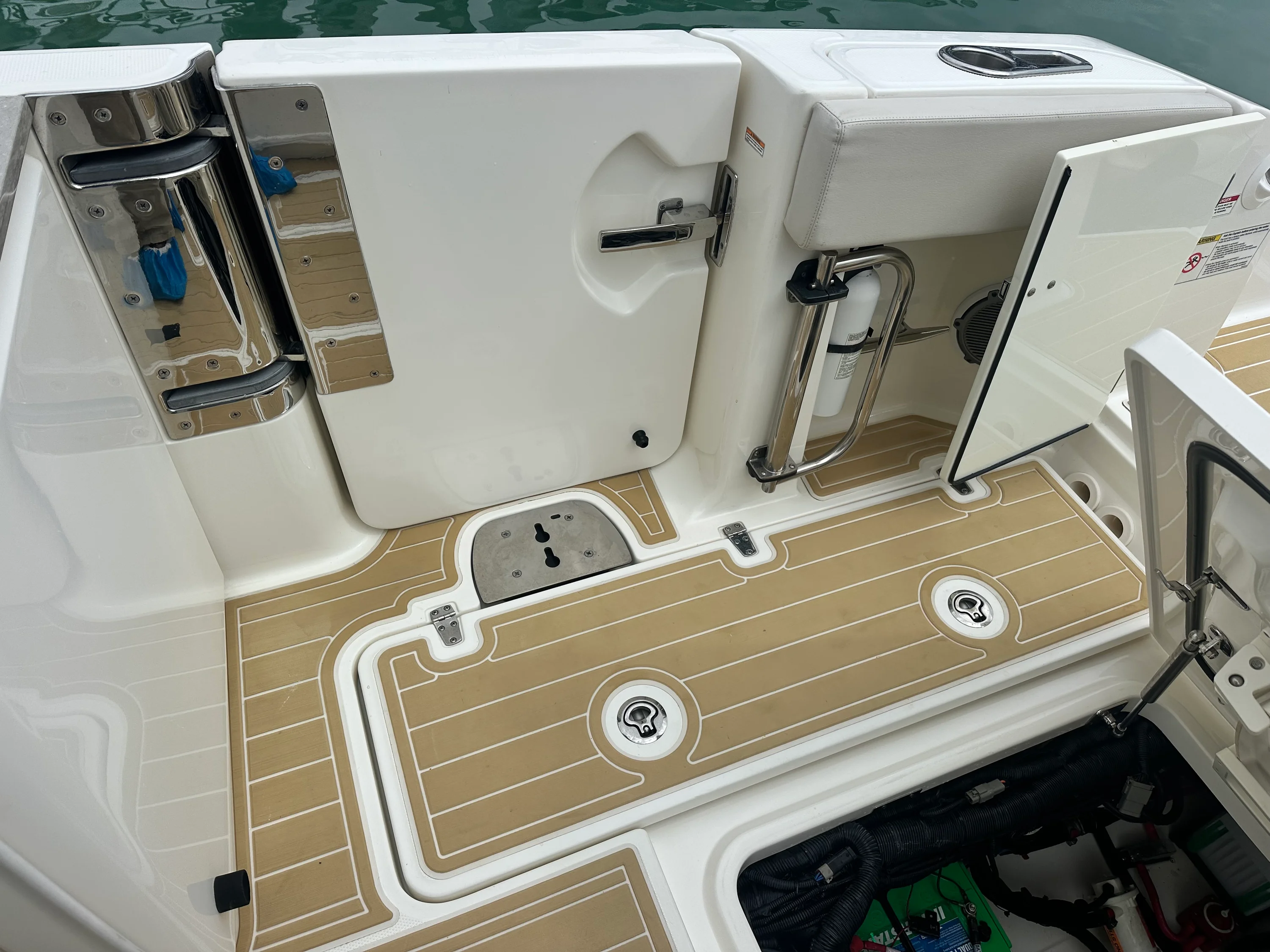 2017 Boston Whaler 320 VANTAGE Image Thumbnail #11
