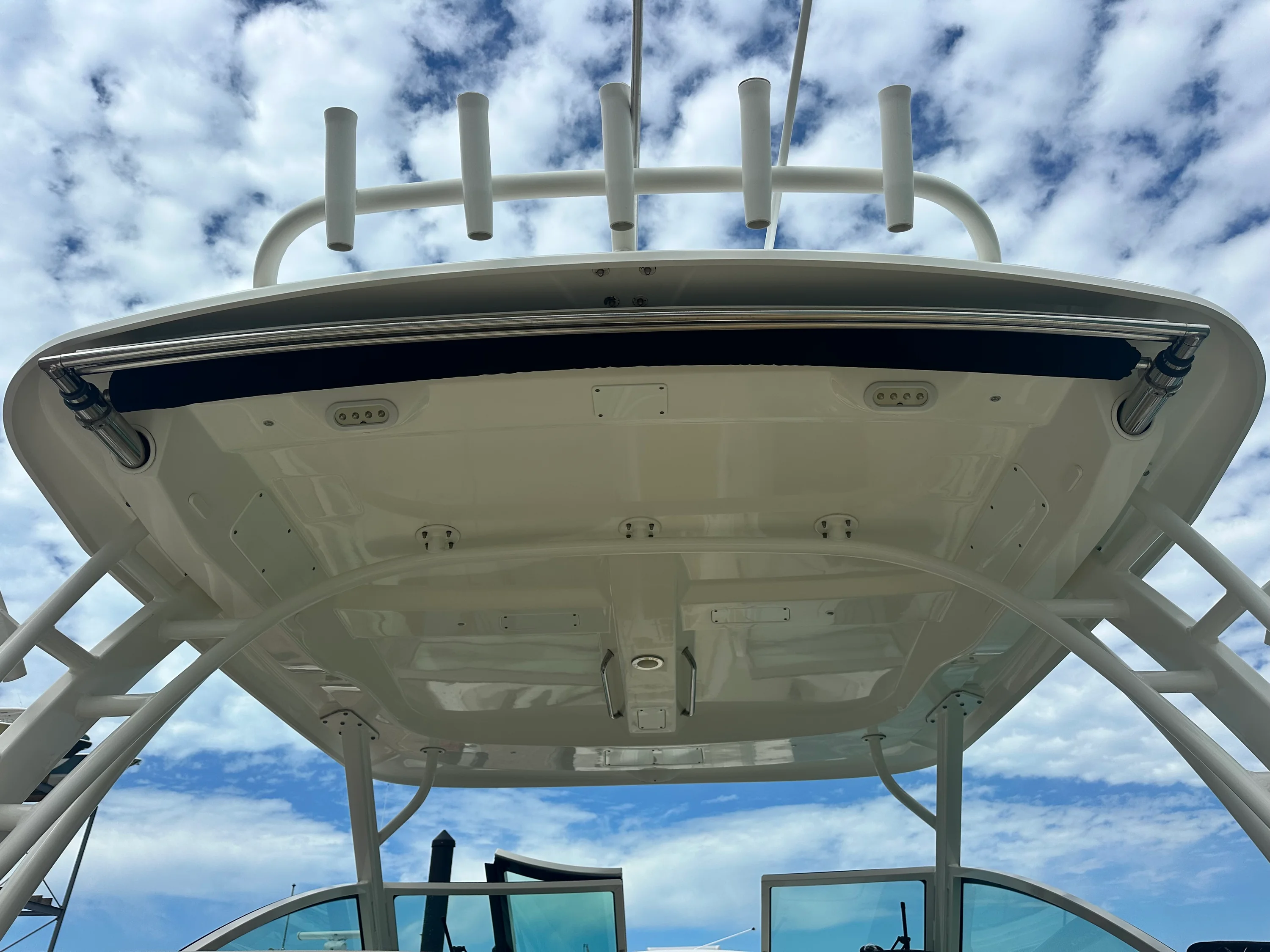 2017 Boston Whaler 320 VANTAGE Image Thumbnail #20