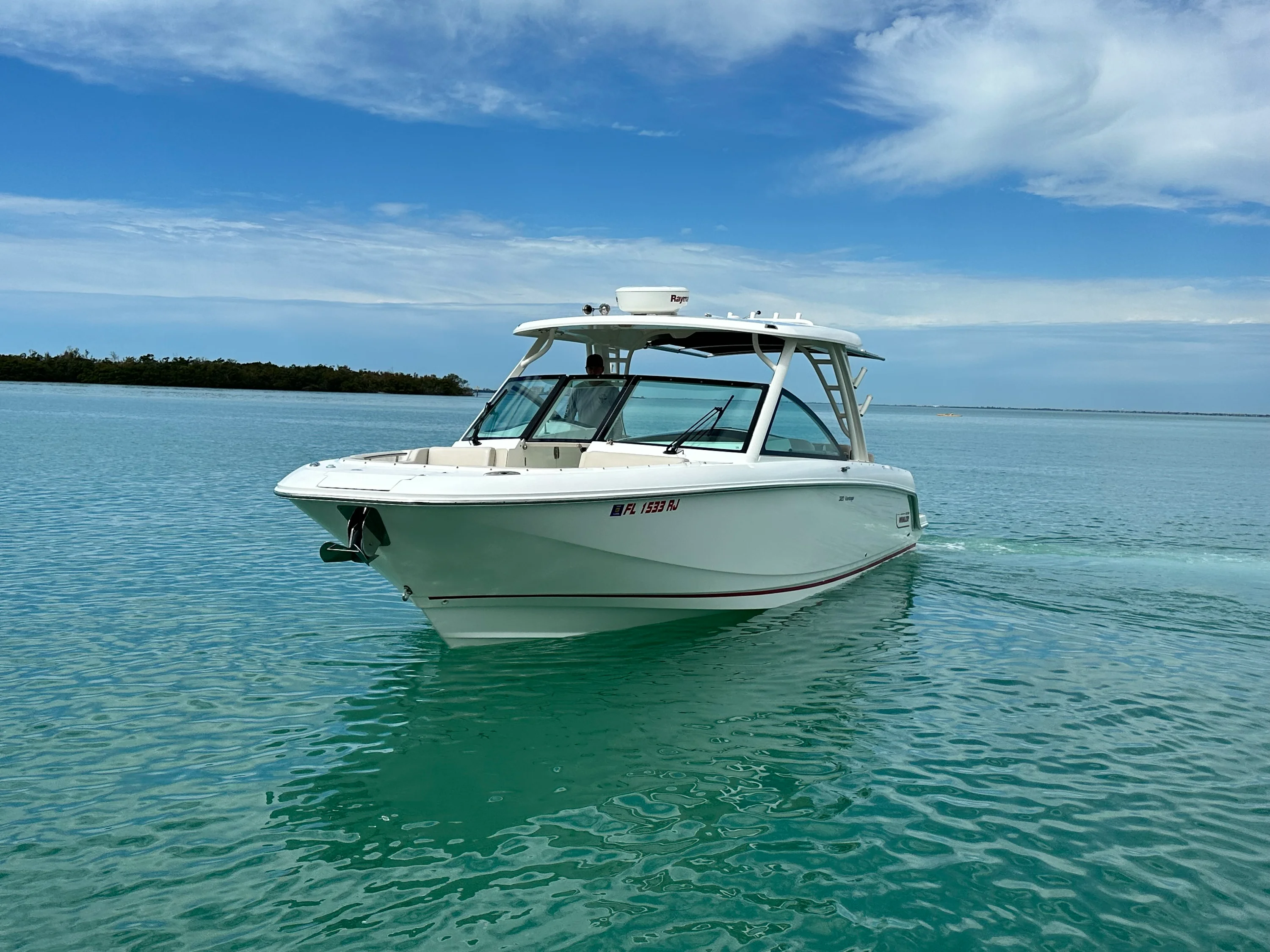 2017 Boston Whaler 320 VANTAGE Image Thumbnail #2