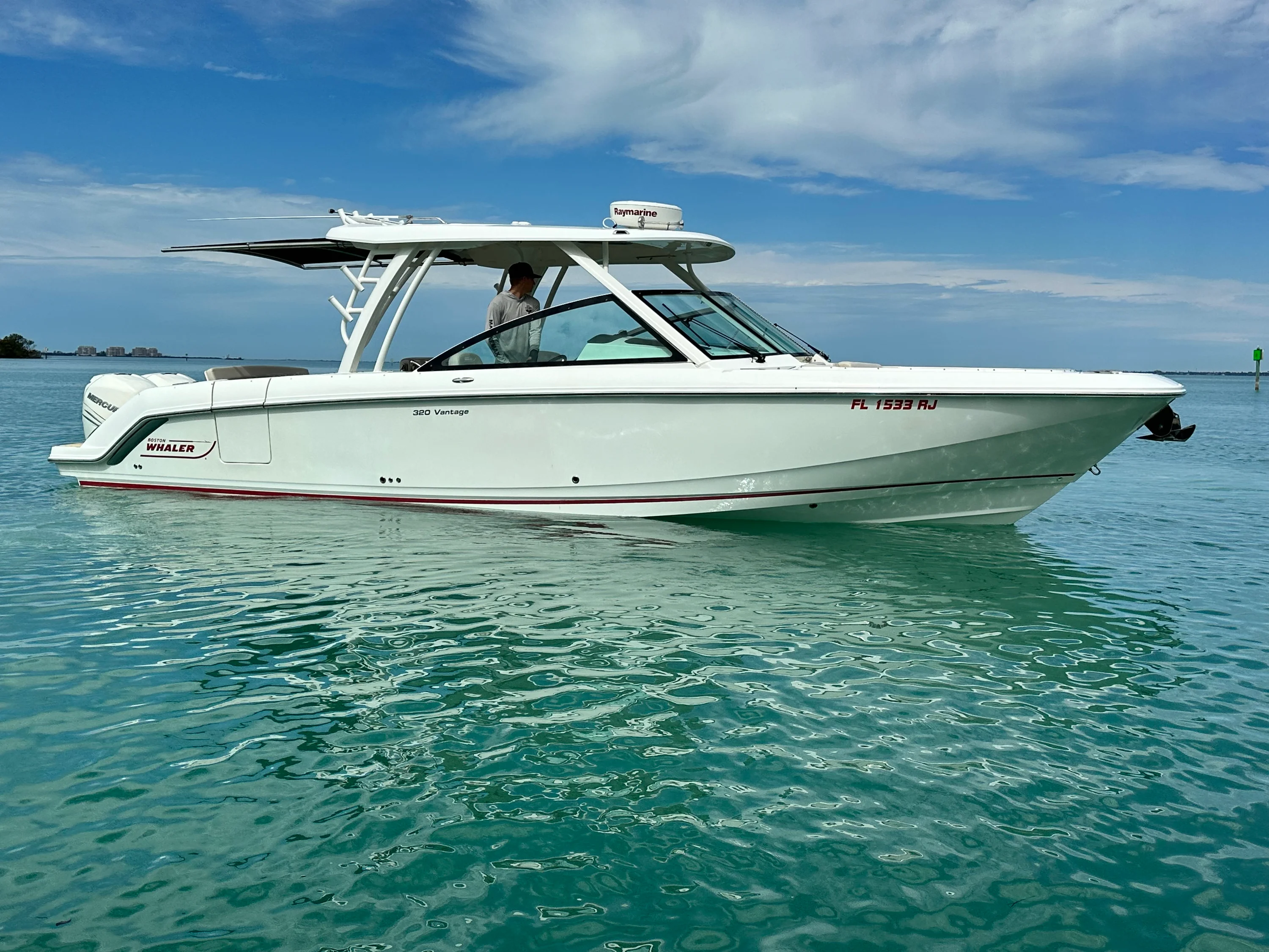 2017 Boston Whaler 320 VANTAGE Image Thumbnail #0