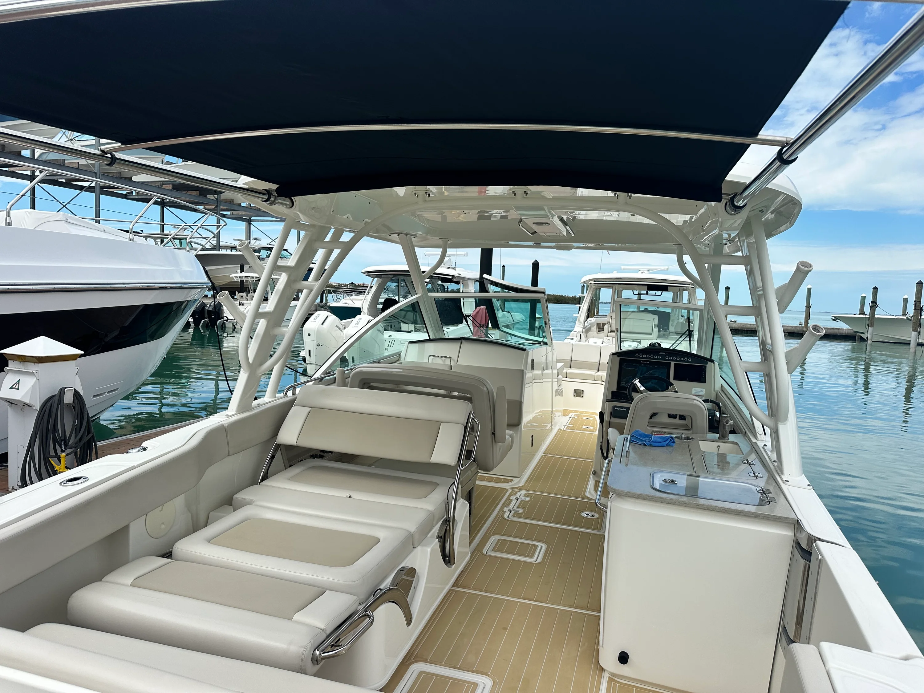 2017 Boston Whaler 320 VANTAGE Image Thumbnail #25