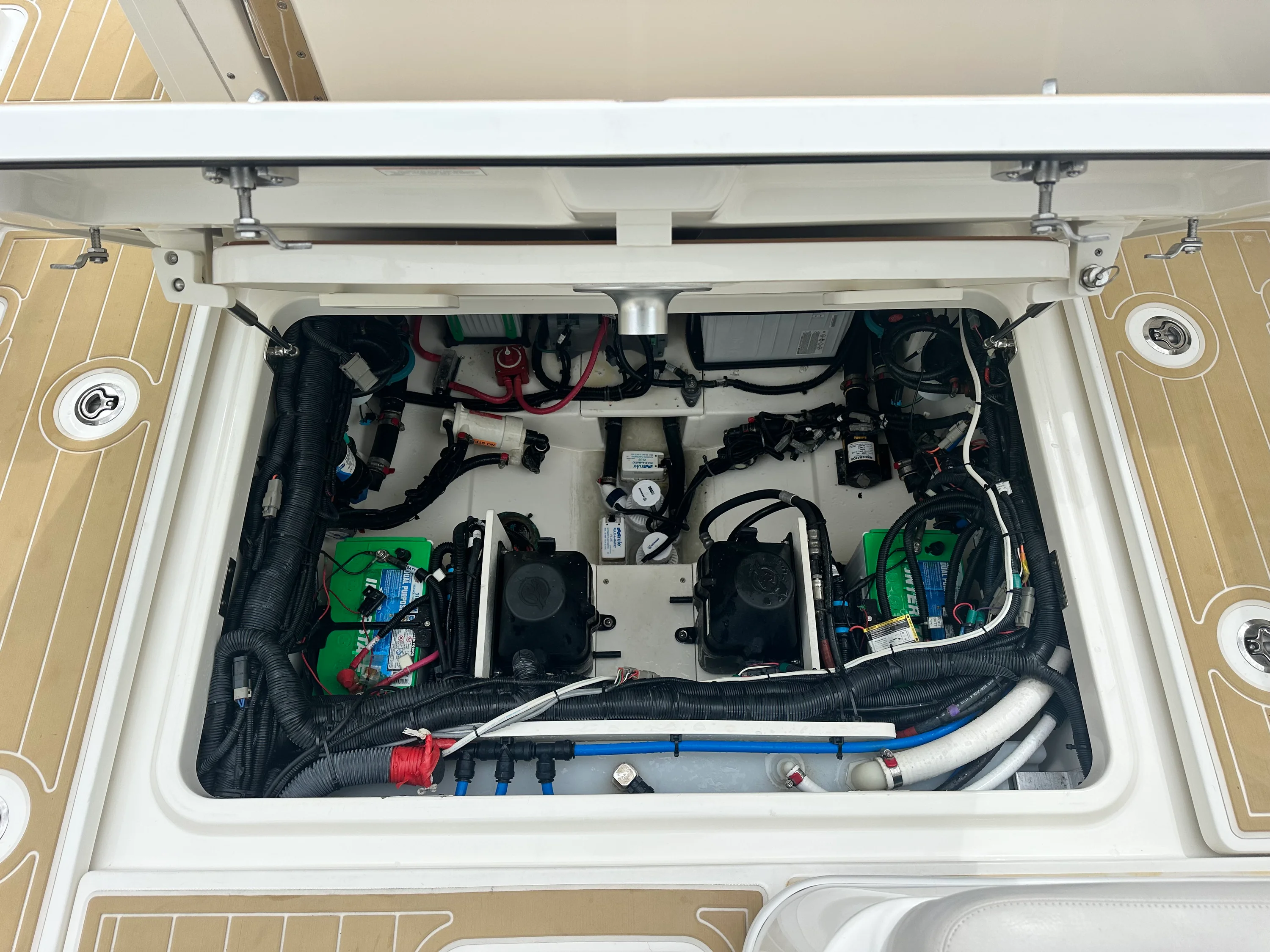 2017 Boston Whaler 320 VANTAGE Image Thumbnail #10