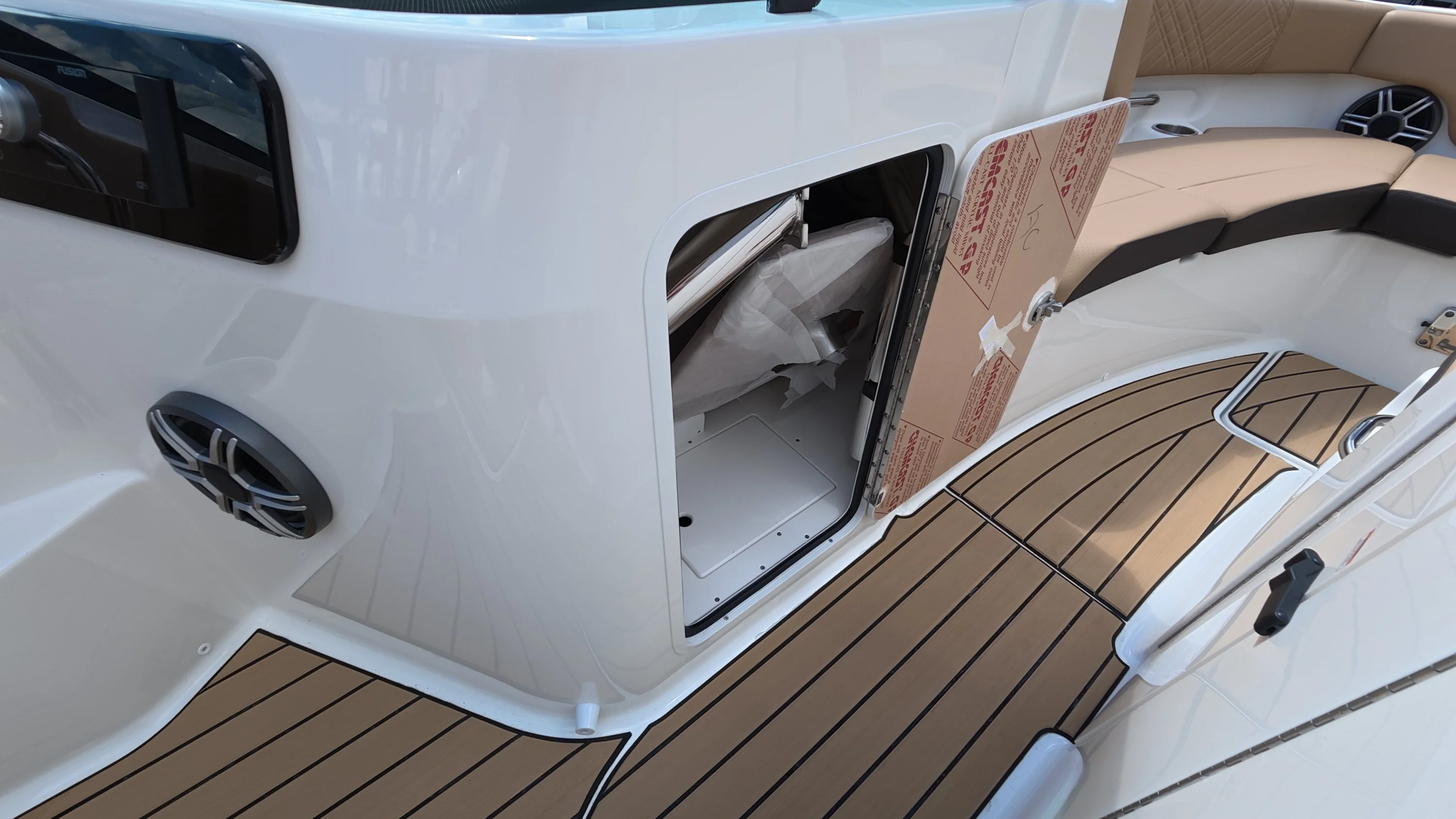 2026 Sea Ray SDX 250 Outboard Image Thumbnail #31
