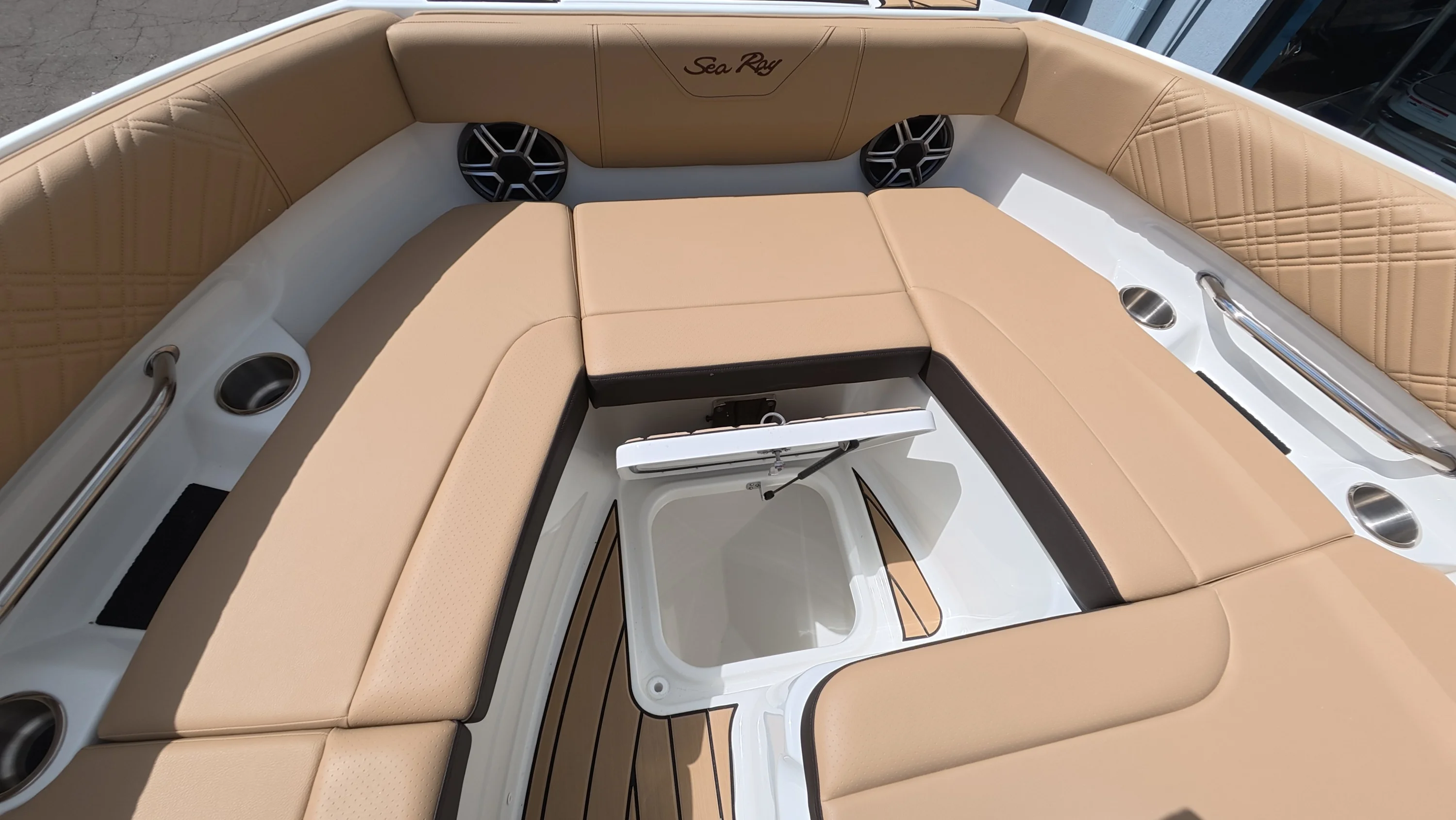 2026 Sea Ray SDX 250 Outboard Image Thumbnail #48