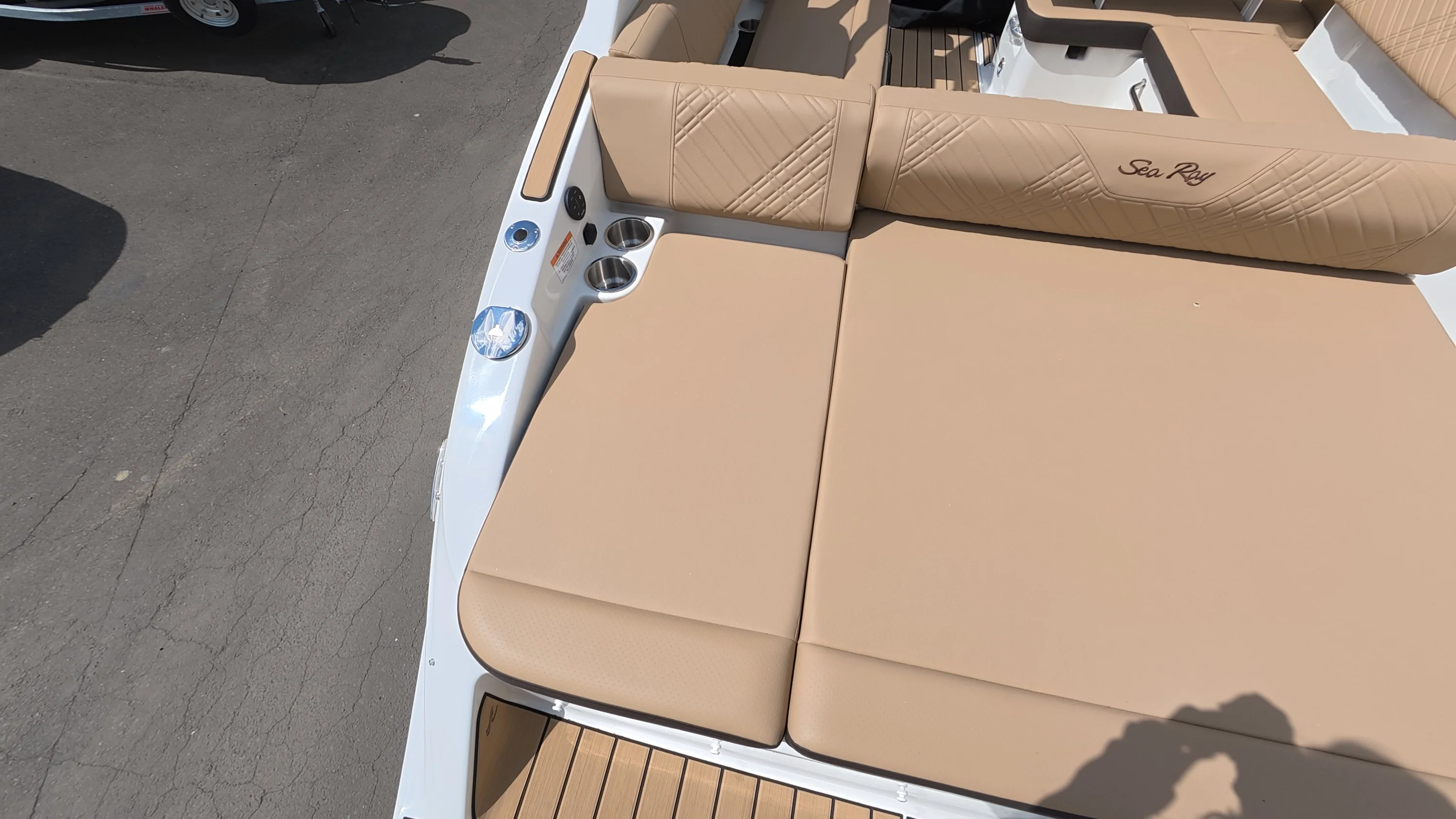 2026 Sea Ray SDX 250 Outboard Image Thumbnail #10