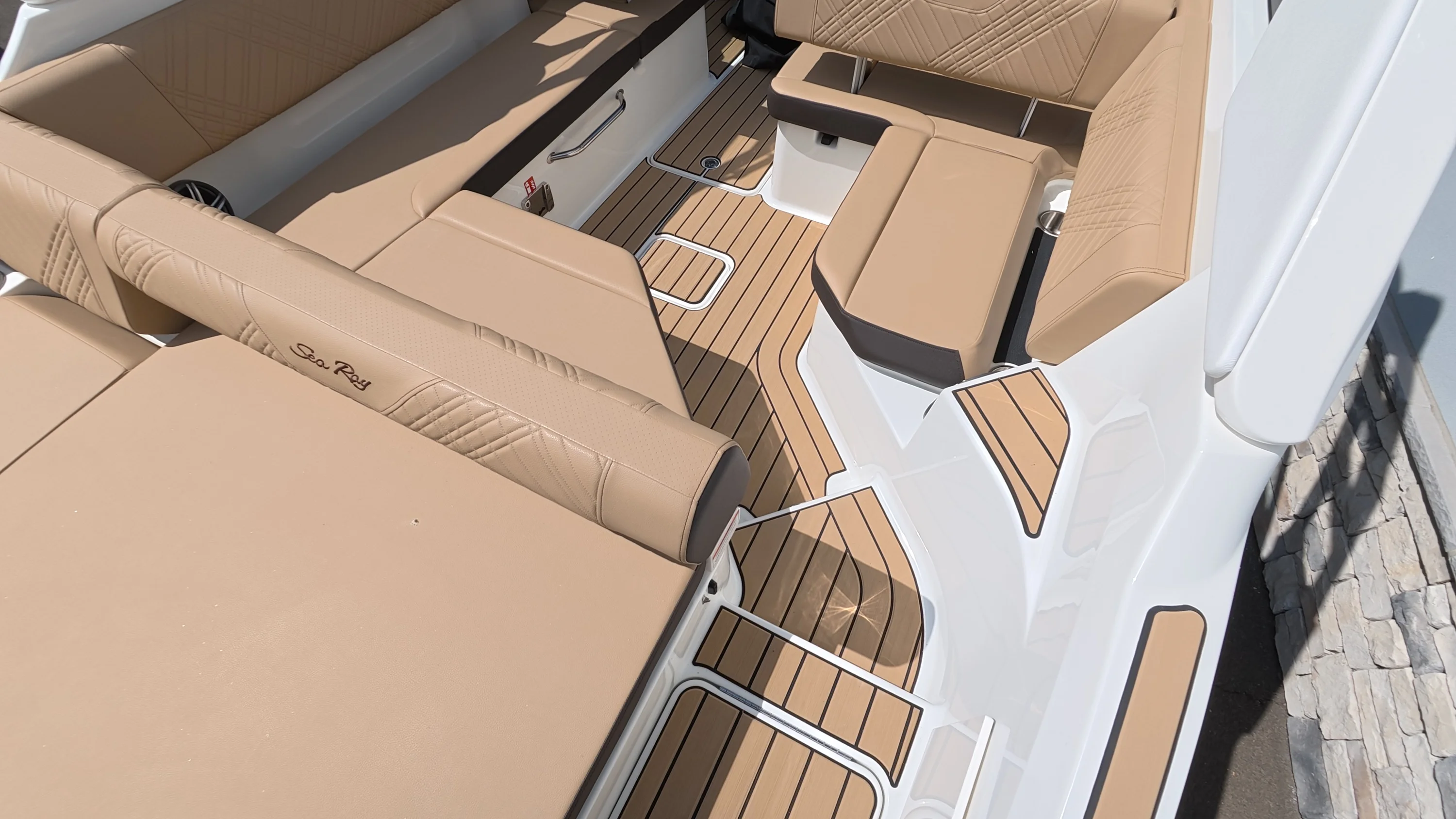 2026 Sea Ray SDX 250 Outboard Image Thumbnail #13