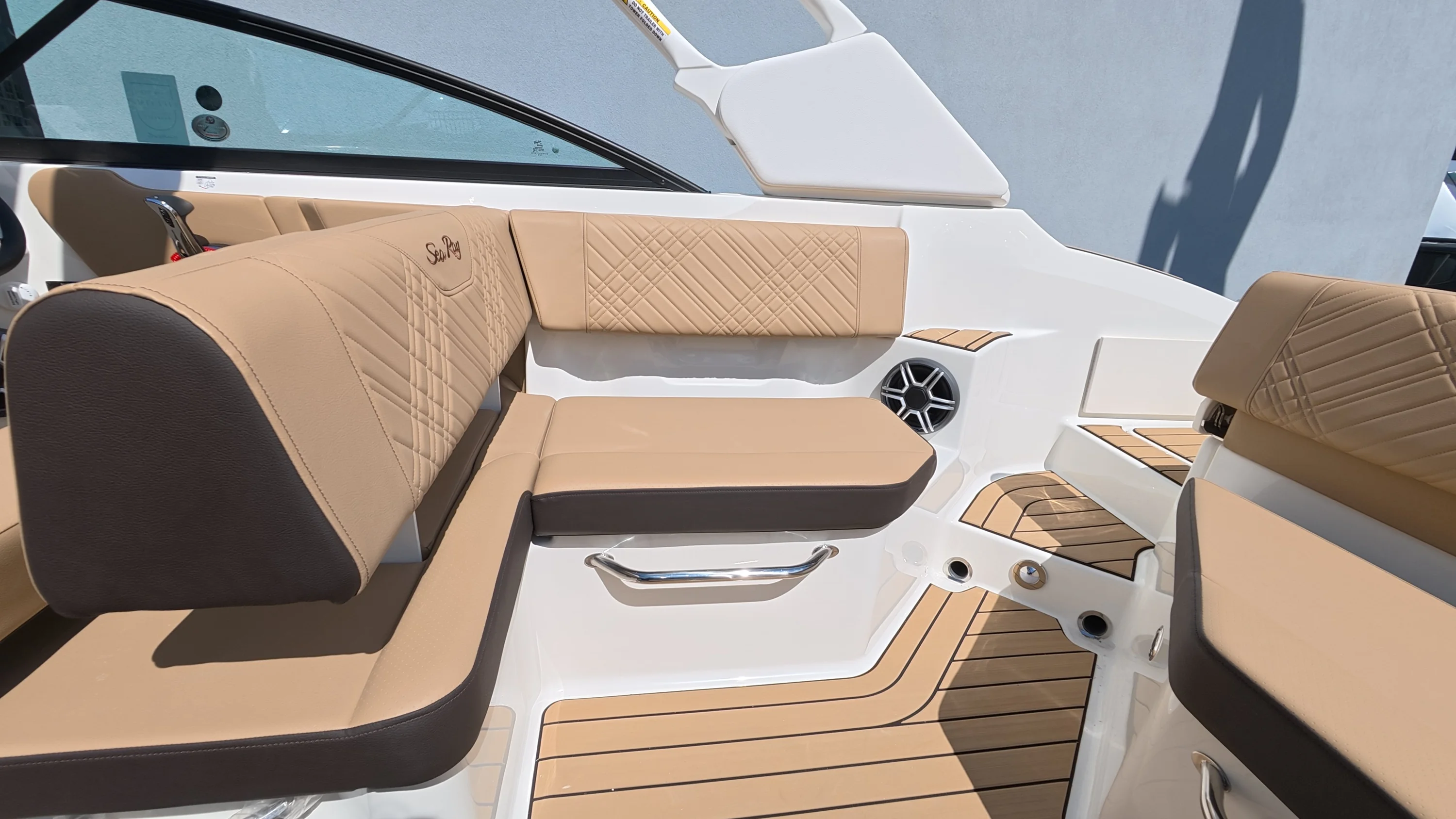 2026 Sea Ray SDX 250 Outboard Image Thumbnail #20