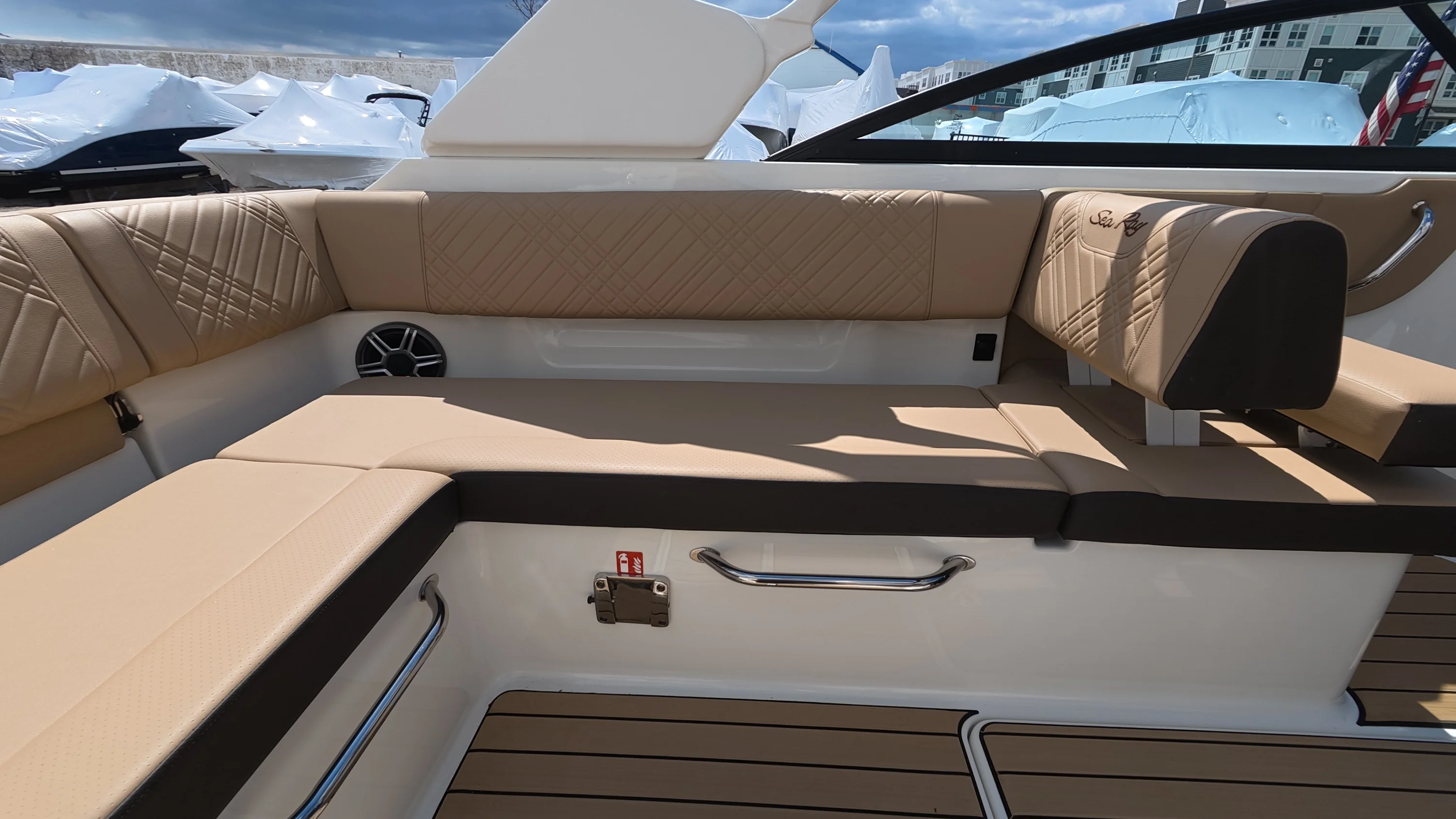 2026 Sea Ray SDX 250 Outboard Image Thumbnail #15