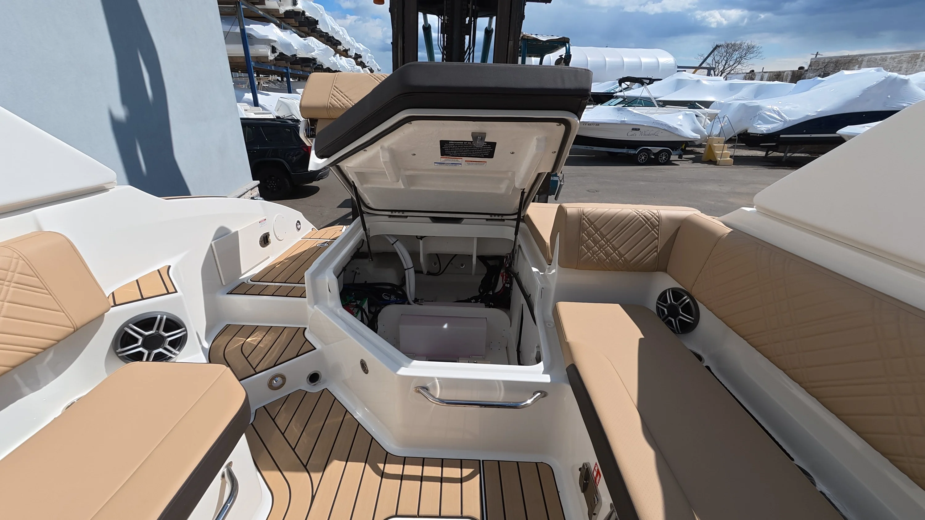 2026 Sea Ray SDX 250 Outboard Image Thumbnail #18