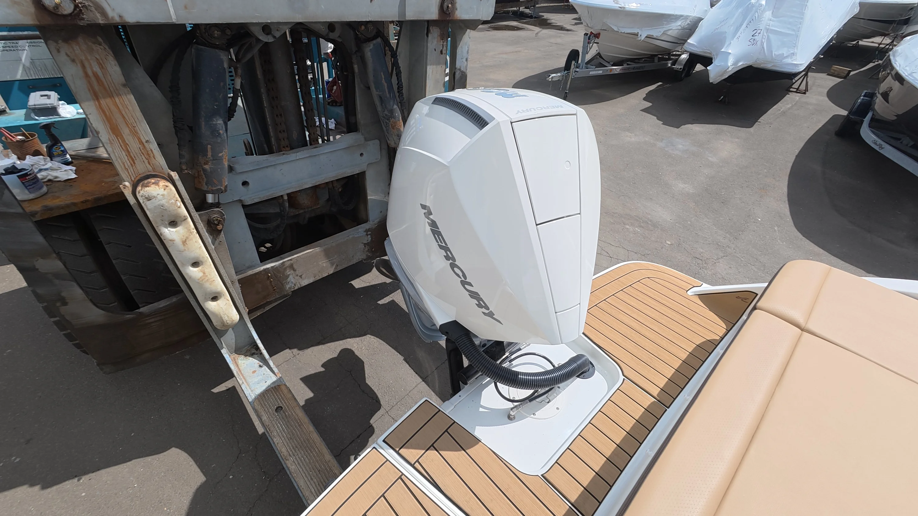 2026 Sea Ray SDX 250 Outboard Image Thumbnail #7