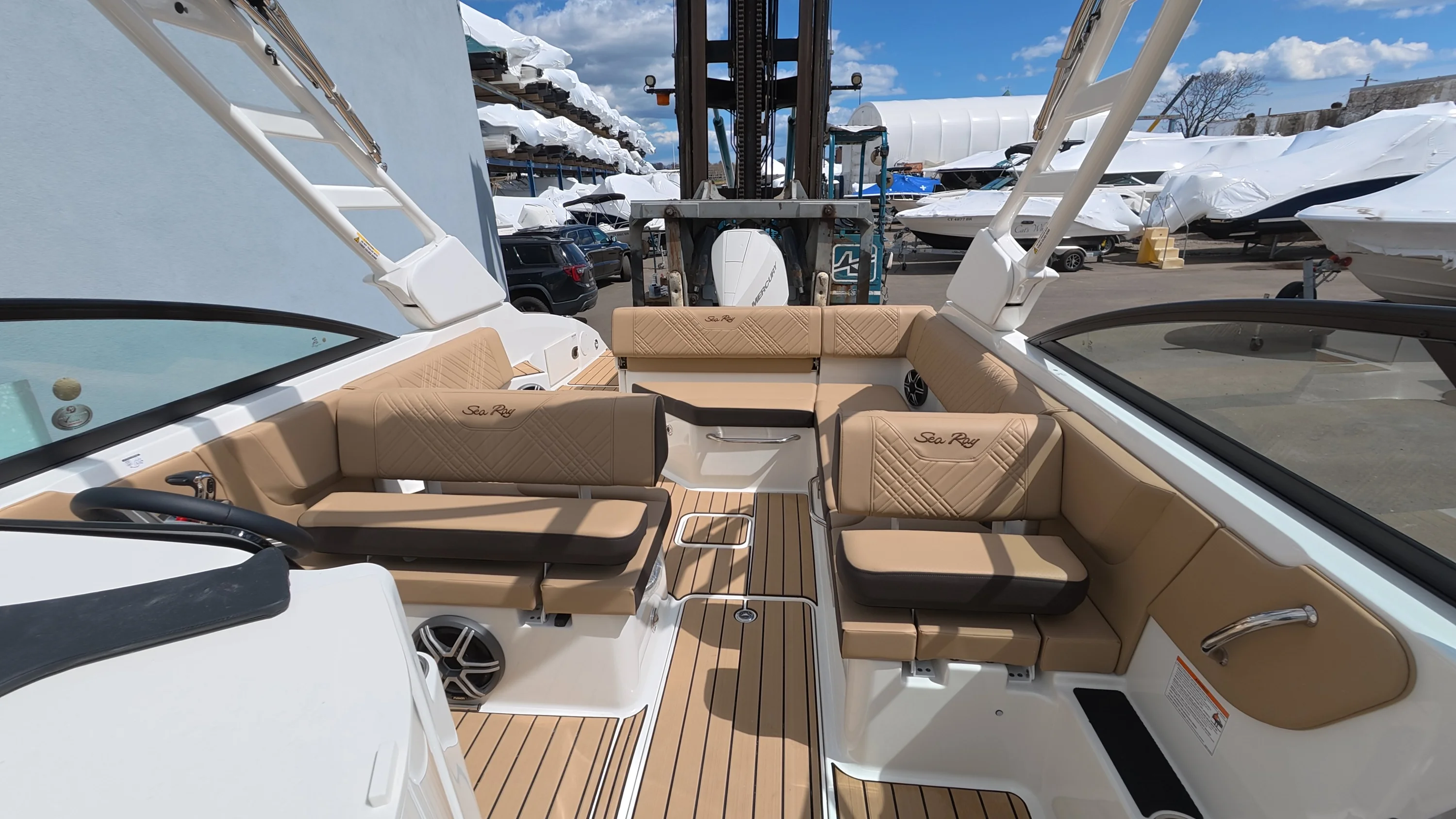 2026 Sea Ray SDX 250 Outboard Image Thumbnail #36