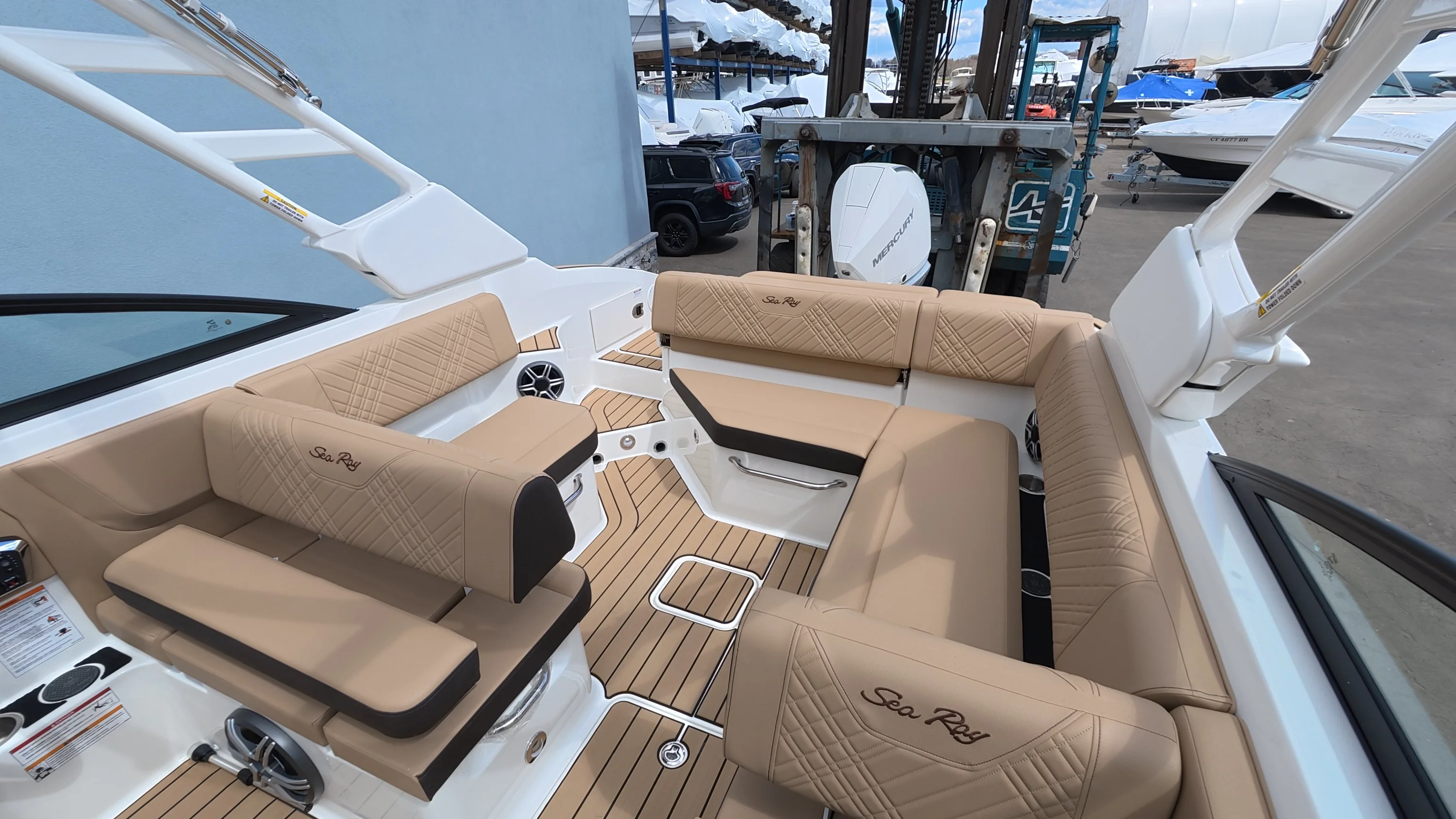 2026 Sea Ray SDX 250 Outboard Image Thumbnail #14