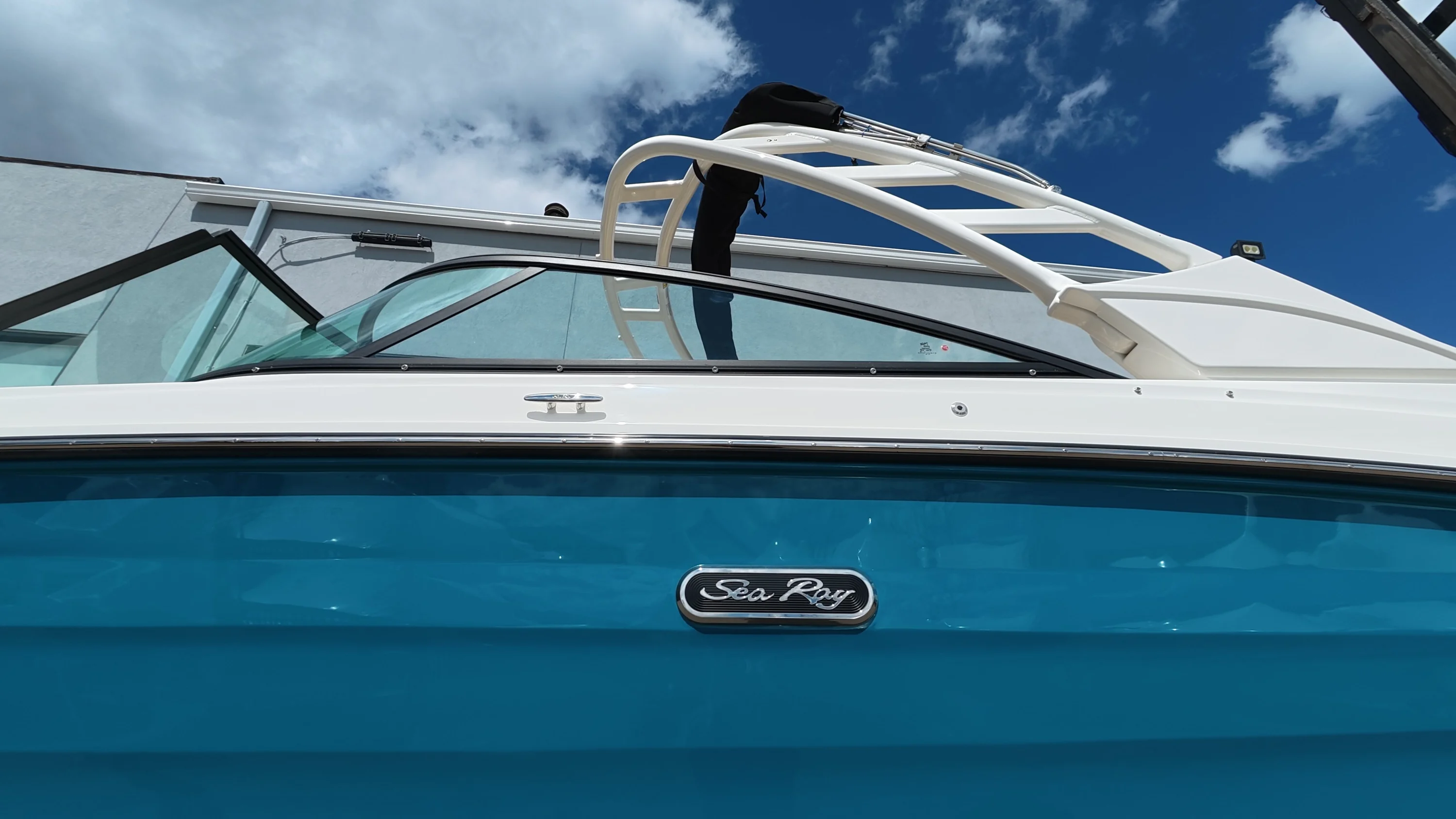 2026 Sea Ray SDX 250 Outboard Image Thumbnail #3