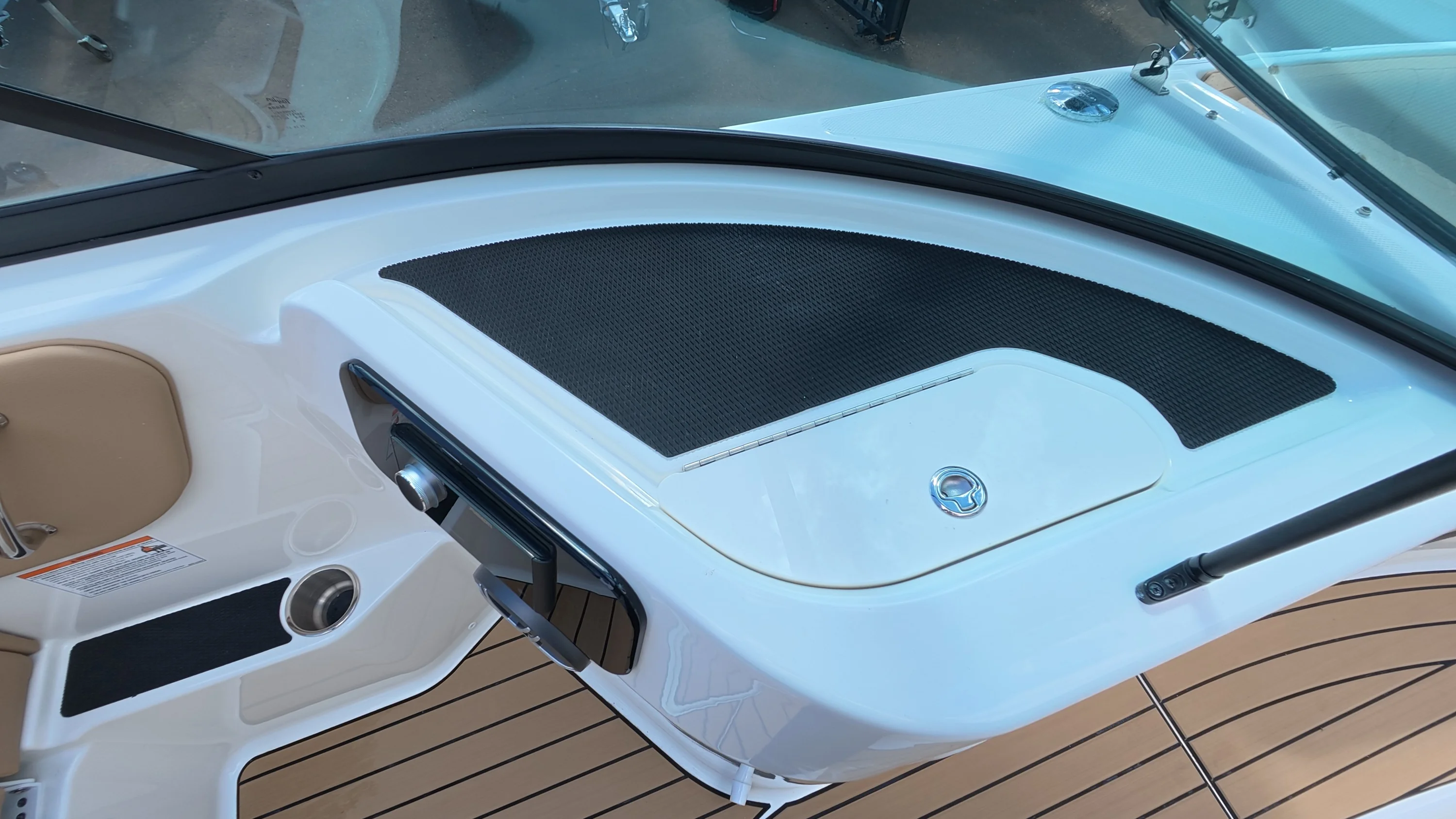 2026 Sea Ray SDX 250 Outboard Image Thumbnail #29