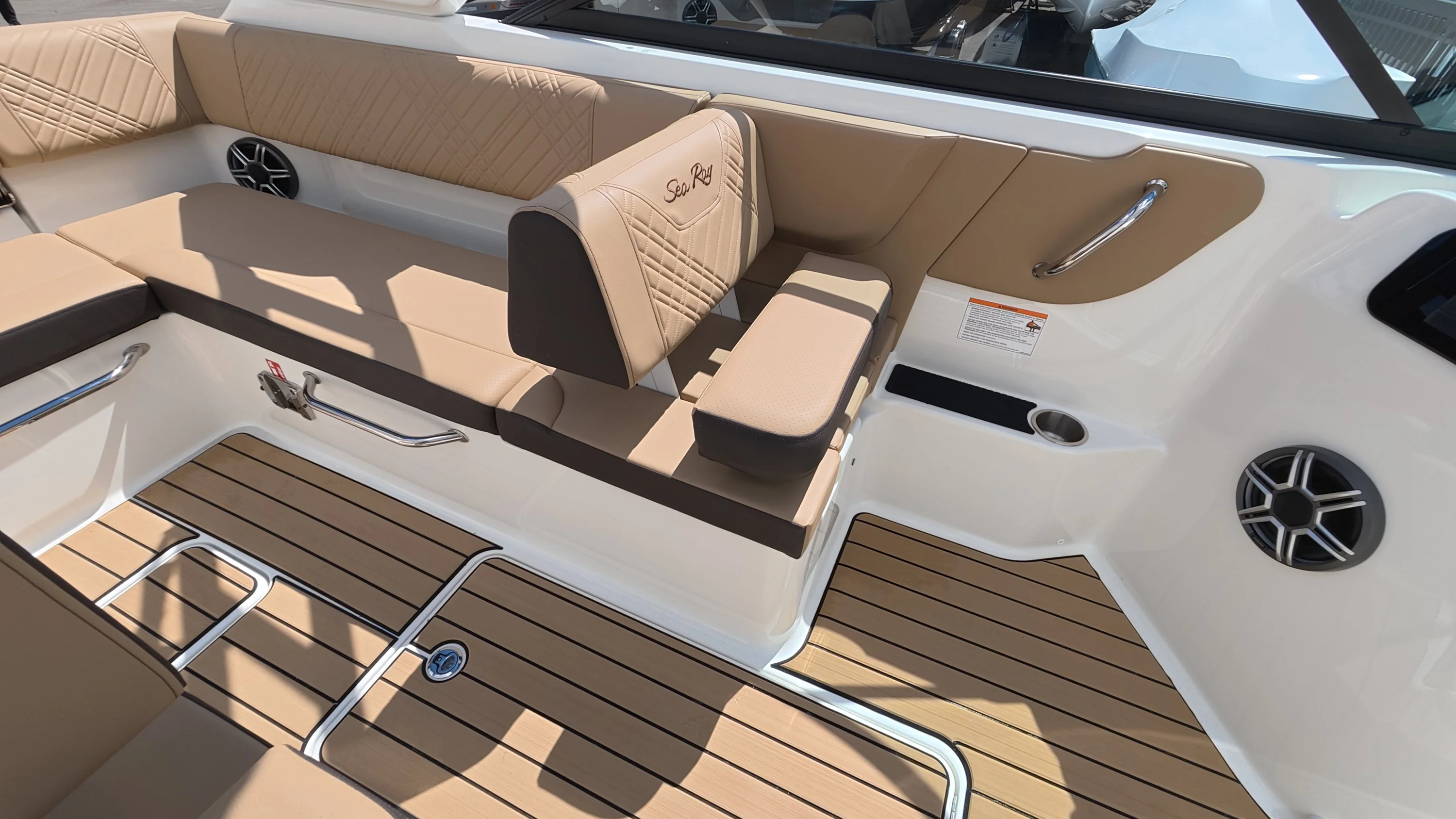 2026 Sea Ray SDX 250 Outboard Image Thumbnail #25